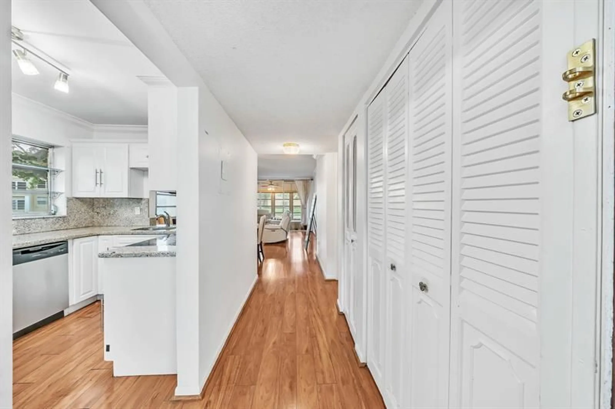 Property Slideshow image 8 of 41 | 5940 nw 64th ave apt 101, Tamarac, FL, 33319