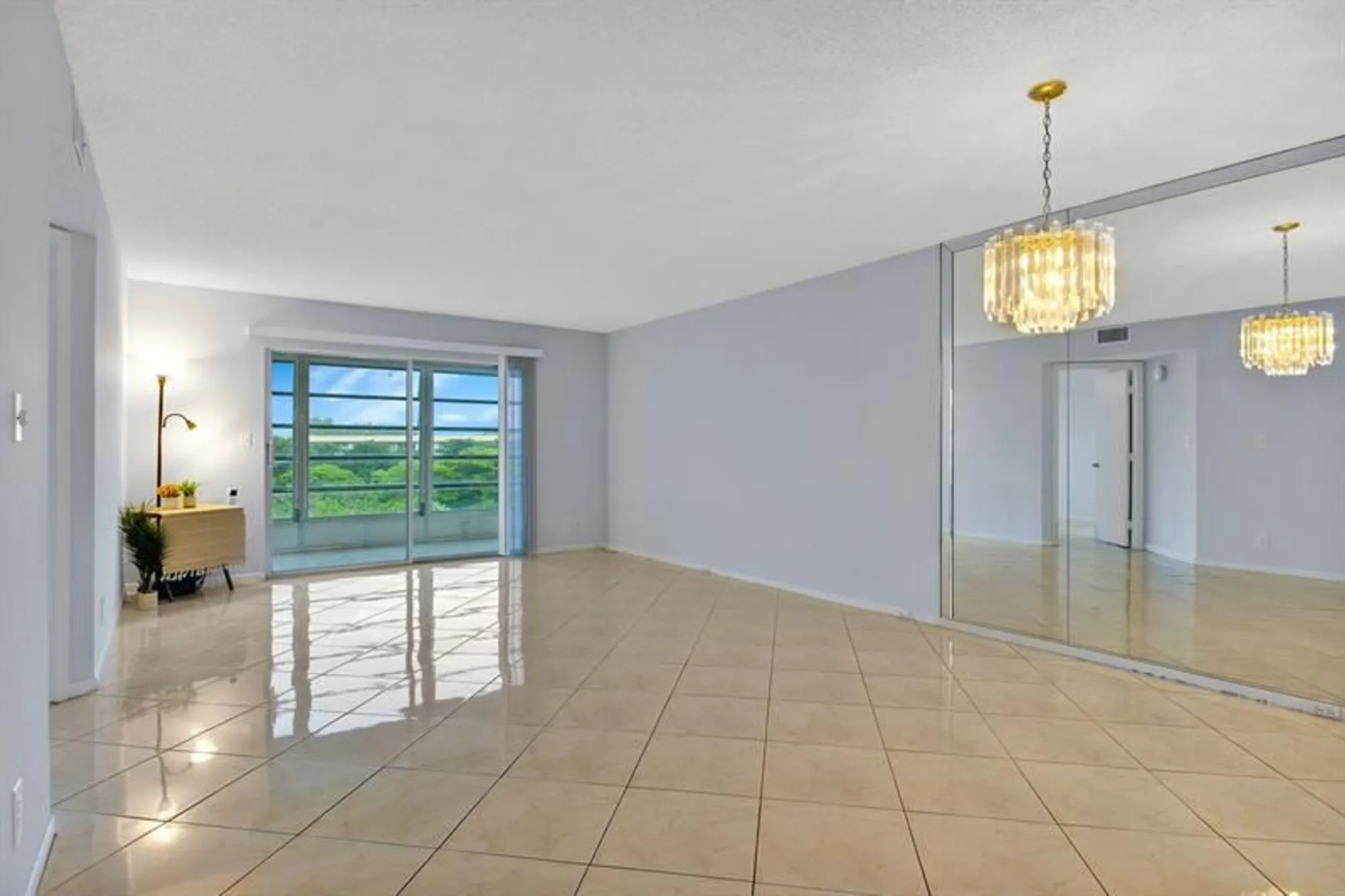 Property Slideshow image 11 of 33 | 1606 abaco dr e4, Coconut Creek, FL, 33066