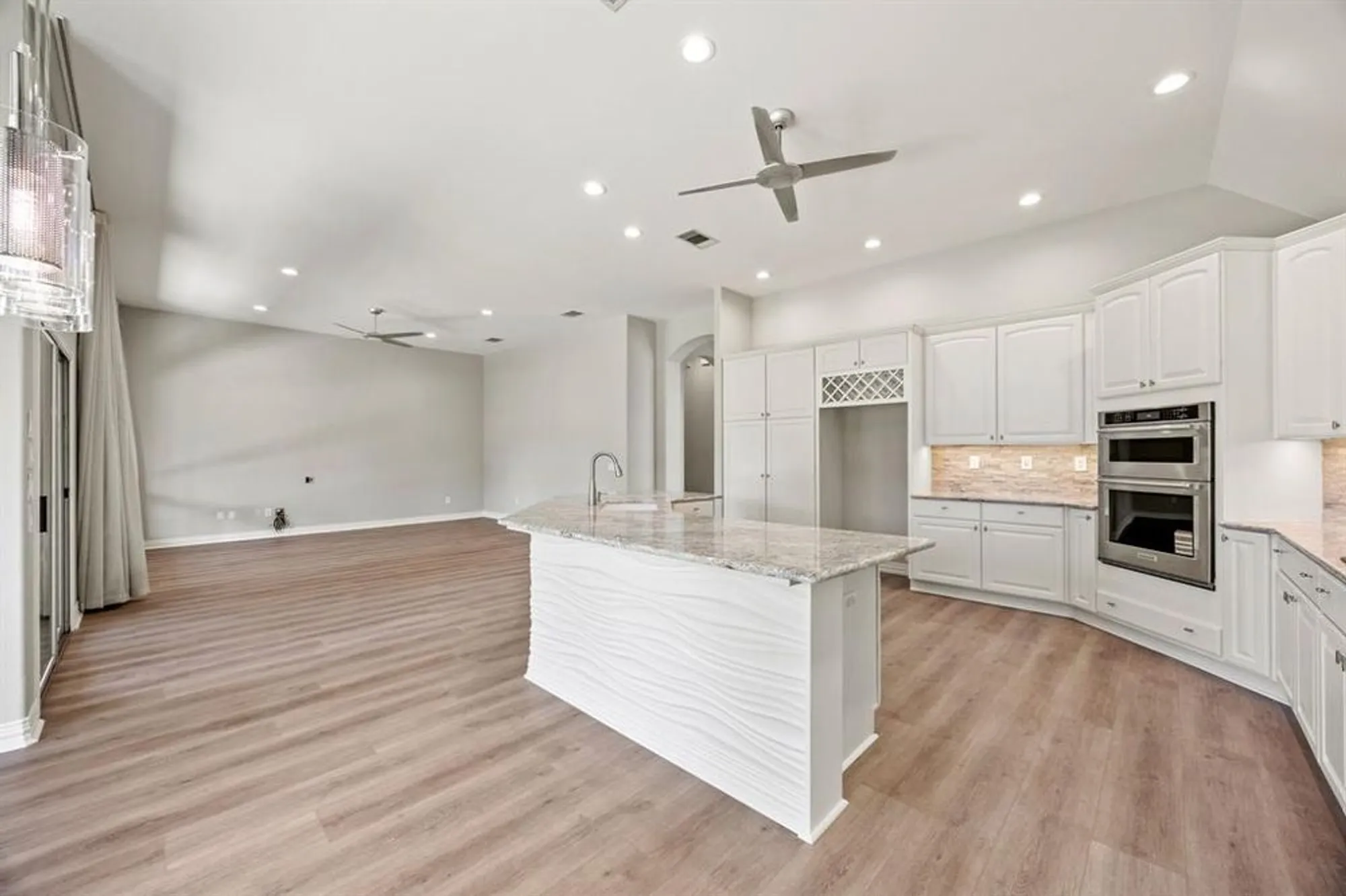 Property Slideshow image 9 of 30 | 10409 countryside dr, Denton, TX, 76207