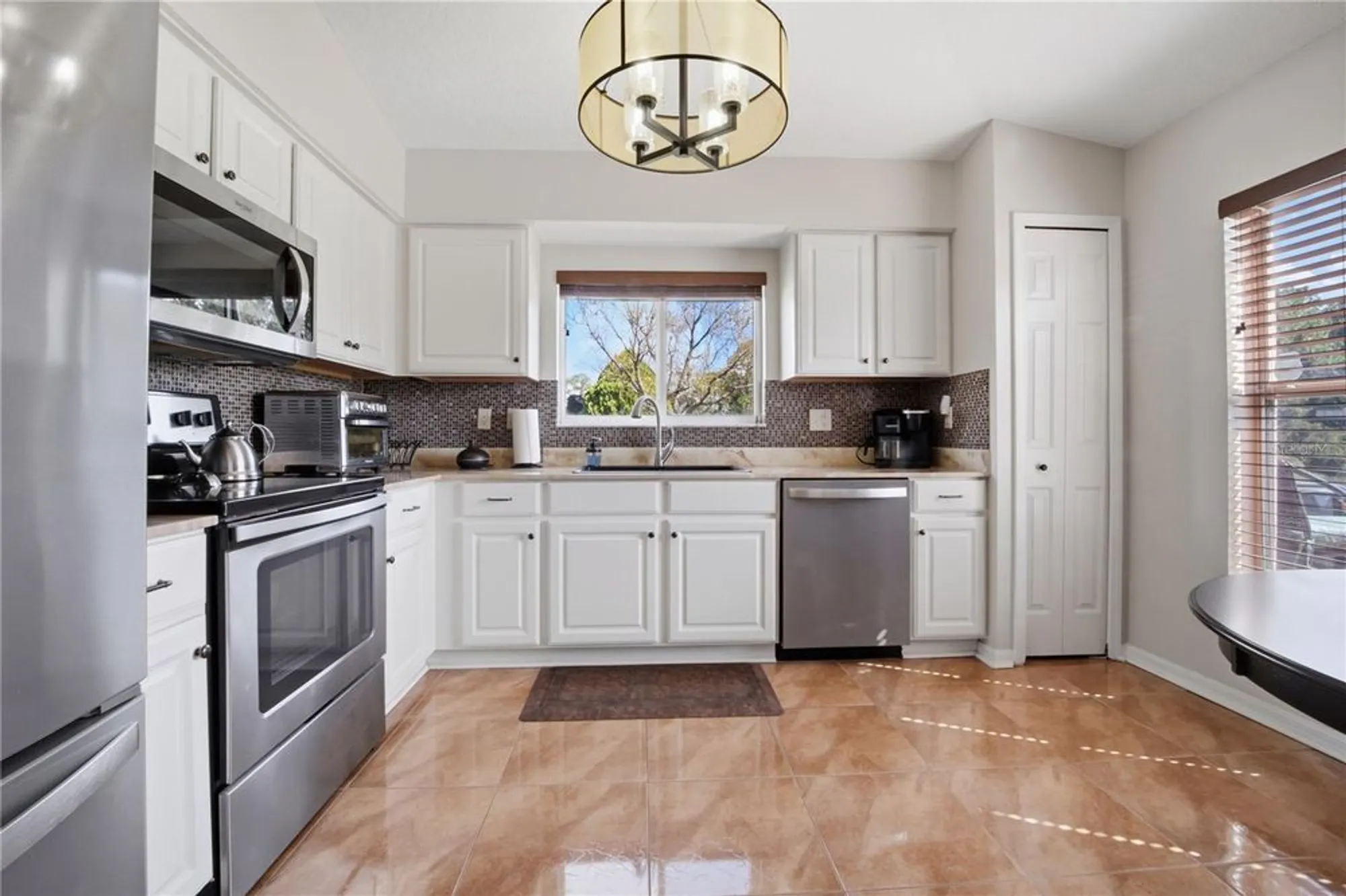 Property Slideshow image 18 of 100 | 10242 chatuge dr, San Antonio, FL, 33576