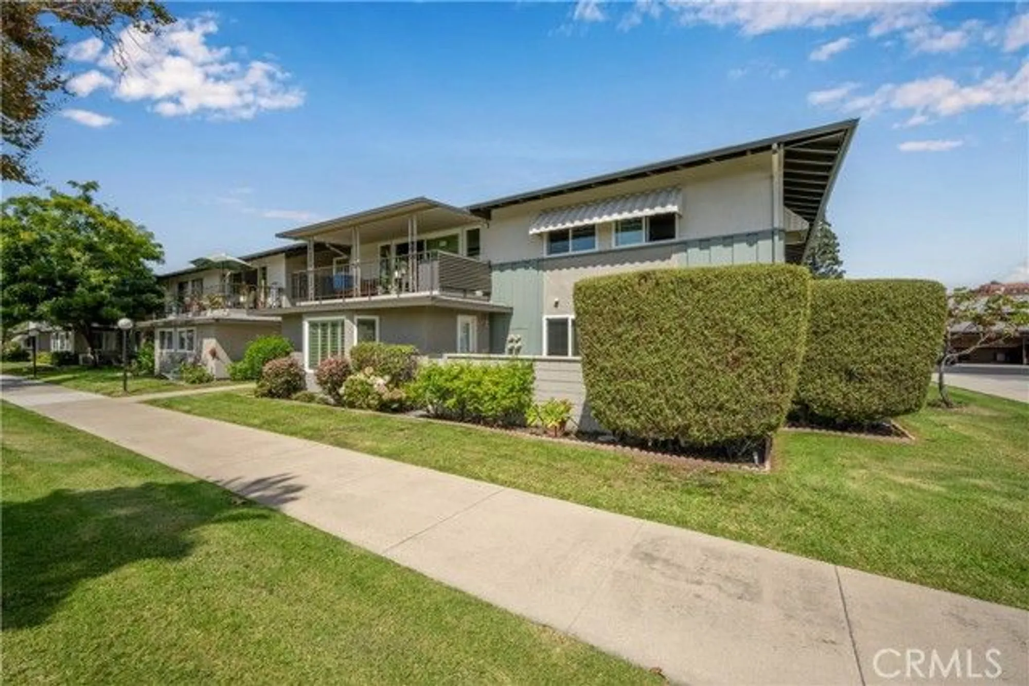 Property Slideshow image 2 of 43 | 1920 mckinney way apt 17a, Seal Beach, CA, 90740