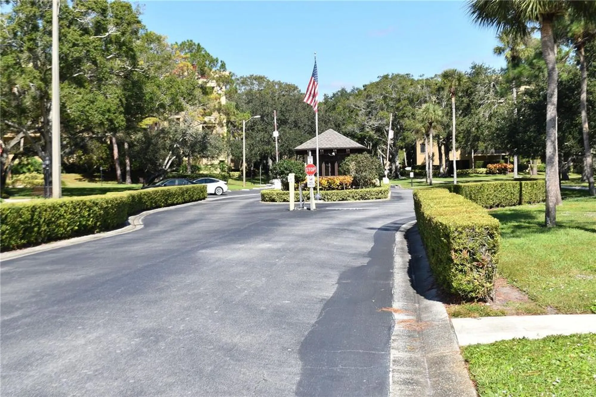 Property Slideshow image 5 of 59 | 3062 eastland blvd # d206, Clearwater, FL, 33761