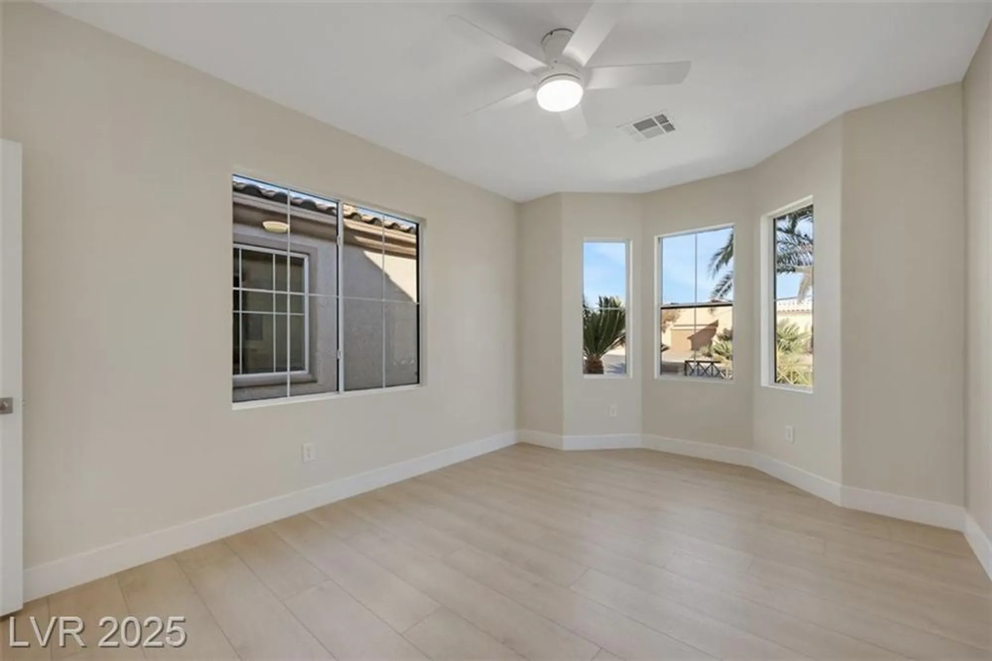 Property Slideshow image 32 of 38 | 4987 pensier st, Las Vegas, NV, 89135