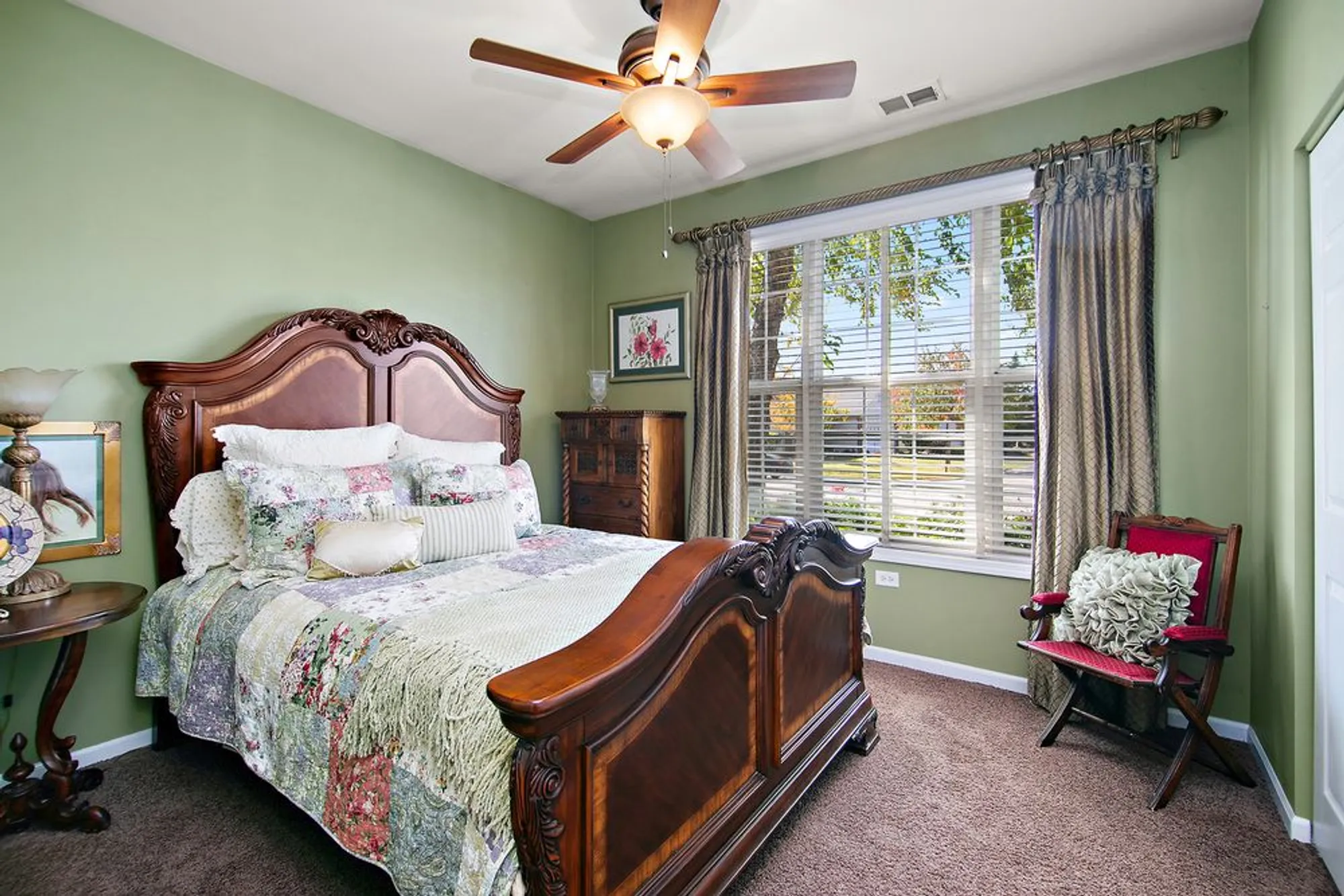 Property Slideshow image 25 of 31 | 17053 mendota dr, Lockport, IL, 60441
