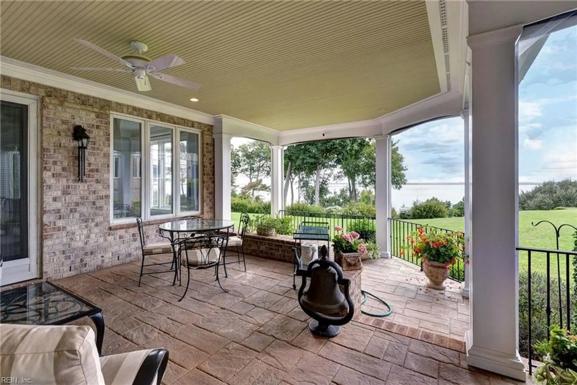 Property Slideshow image 4 of 34 | 215 rivers edge a, Williamsburg, VA, 23185