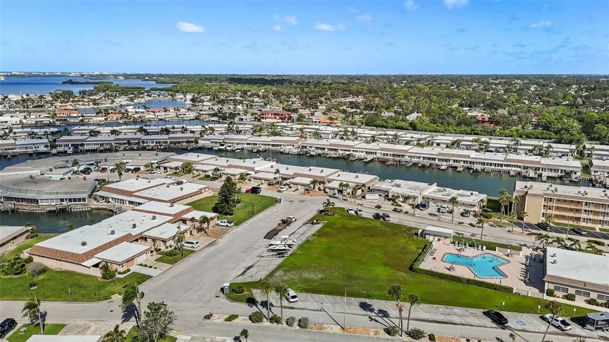 Property Slideshow image 35 of 40 | 325 boca ciega point blvd, St Petersburg, FL, 33708