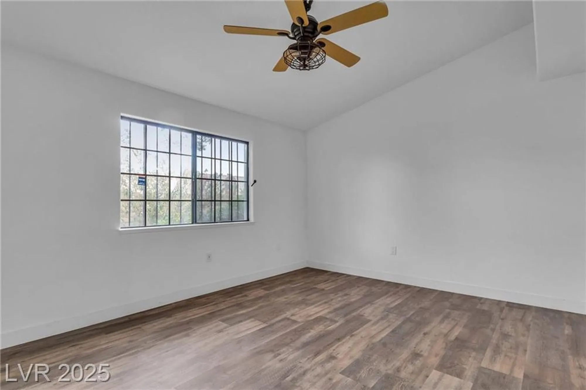 Property Slideshow image 15 of 17 | 2851 s valley view blvd 1098, Las Vegas, NV, 89102