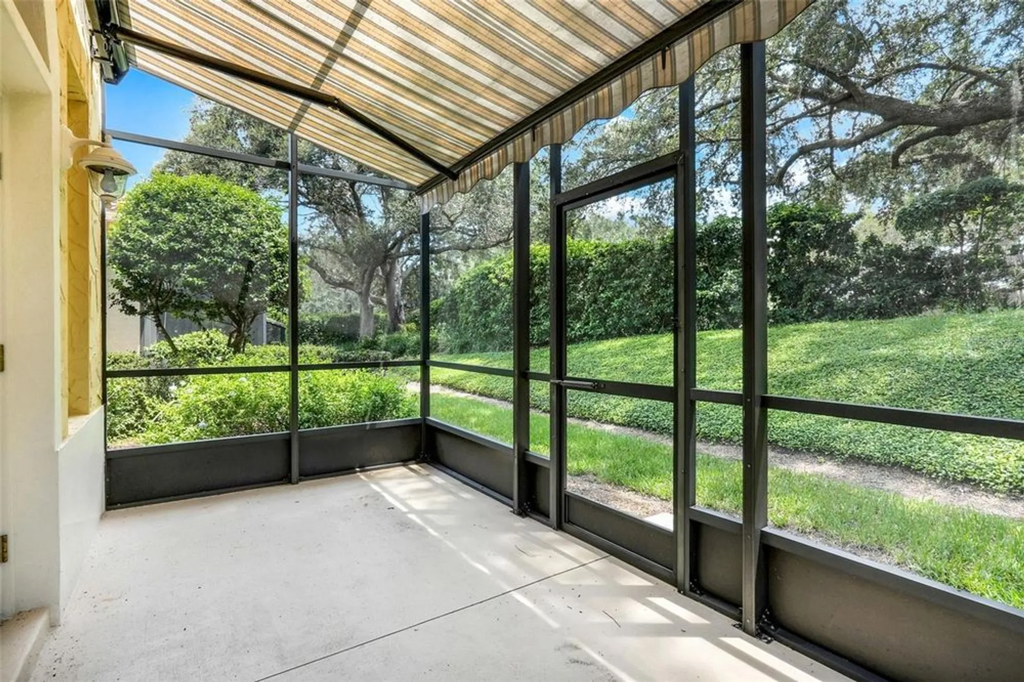 Property Slideshow image 40 of 46 | 1042 avenida sonoma, Lady Lake, FL, 32159