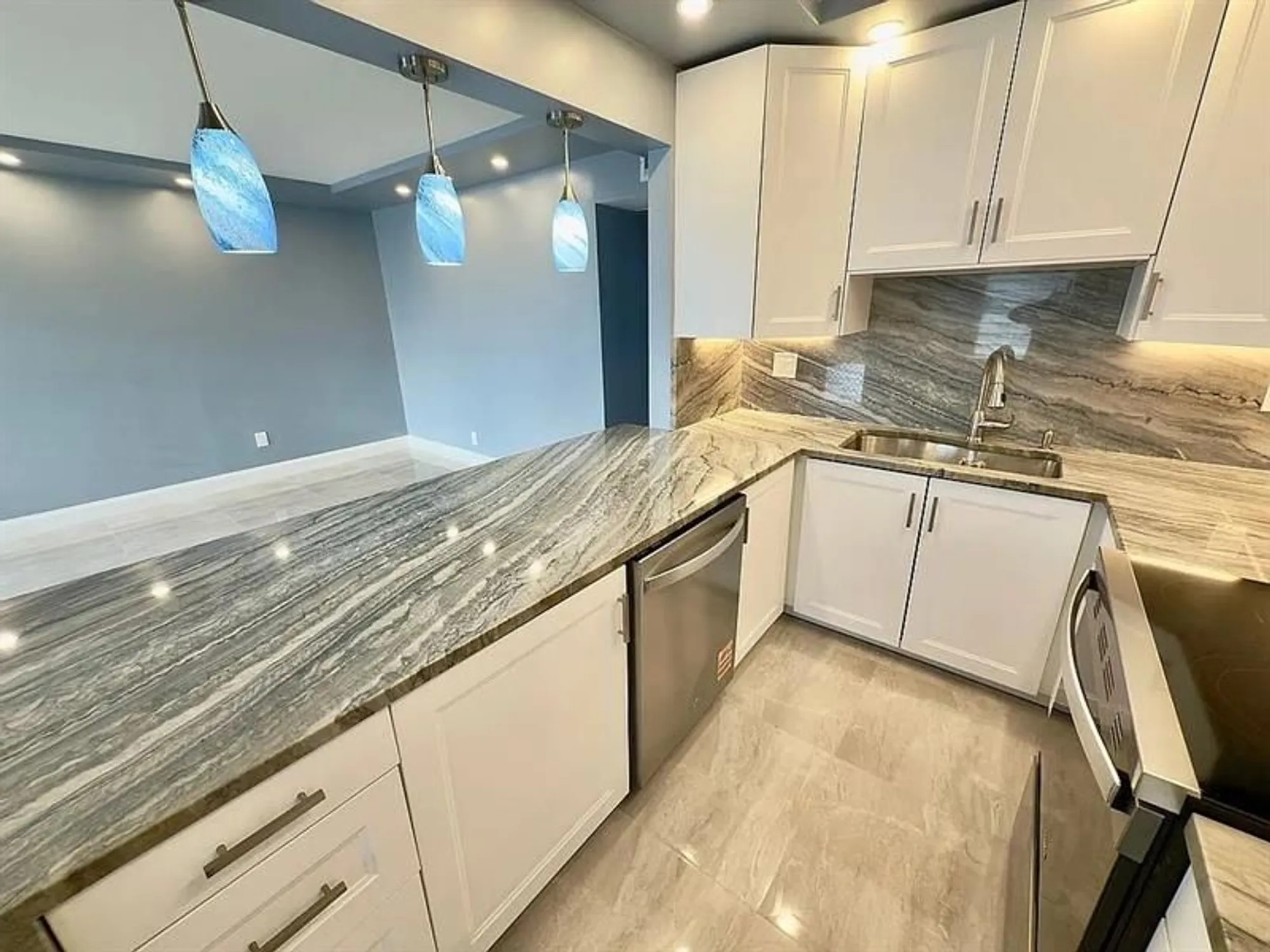 Property Slideshow image 2 of 43 | 3021 guildford b b, Boca Raton, FL, 33434