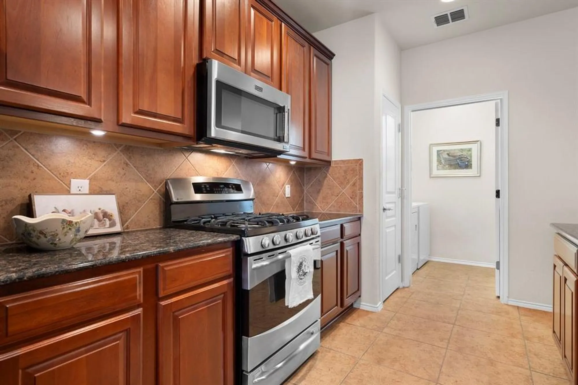 Property Slideshow image 23 of 39 | 942 carrington greens dr, Frisco, TX, 75036