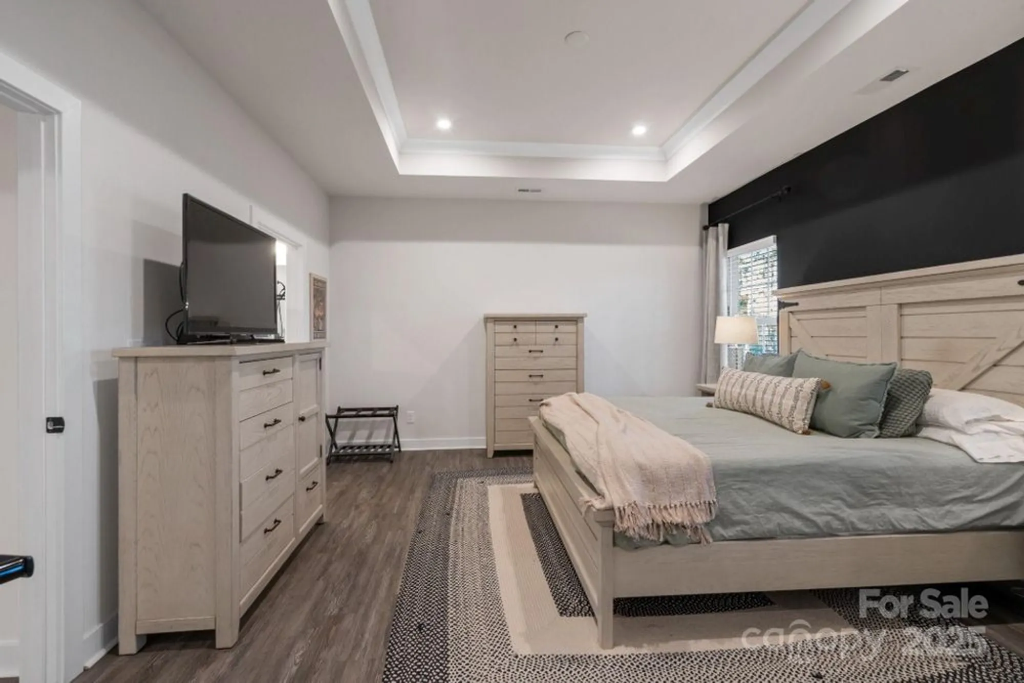 Property Slideshow image 22 of 47 | 5066 summer surprise ln, Charlotte, NC, 28215