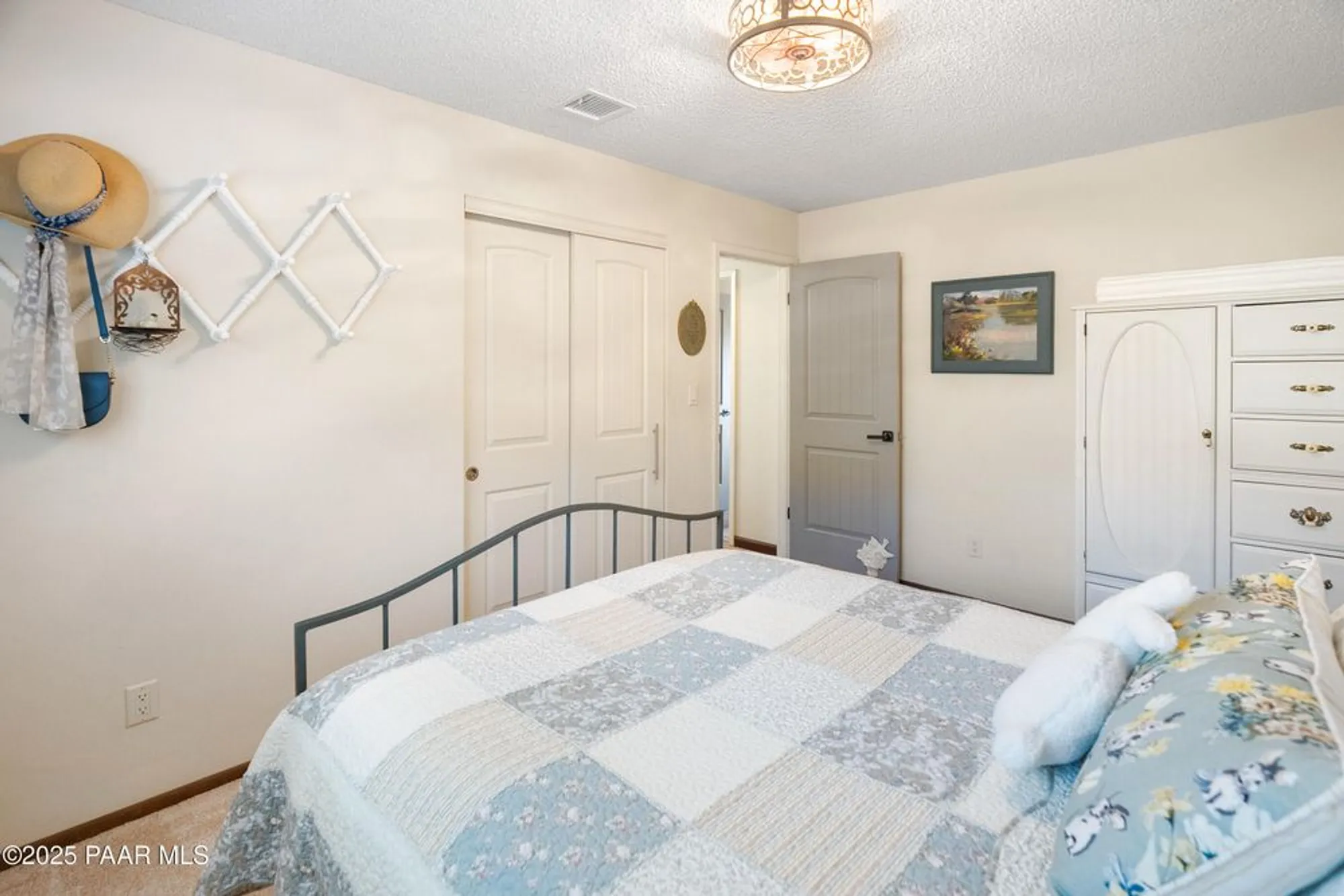 Property Slideshow image 24 of 45 | 722 sunrise blvd, Prescott, AZ, 86301