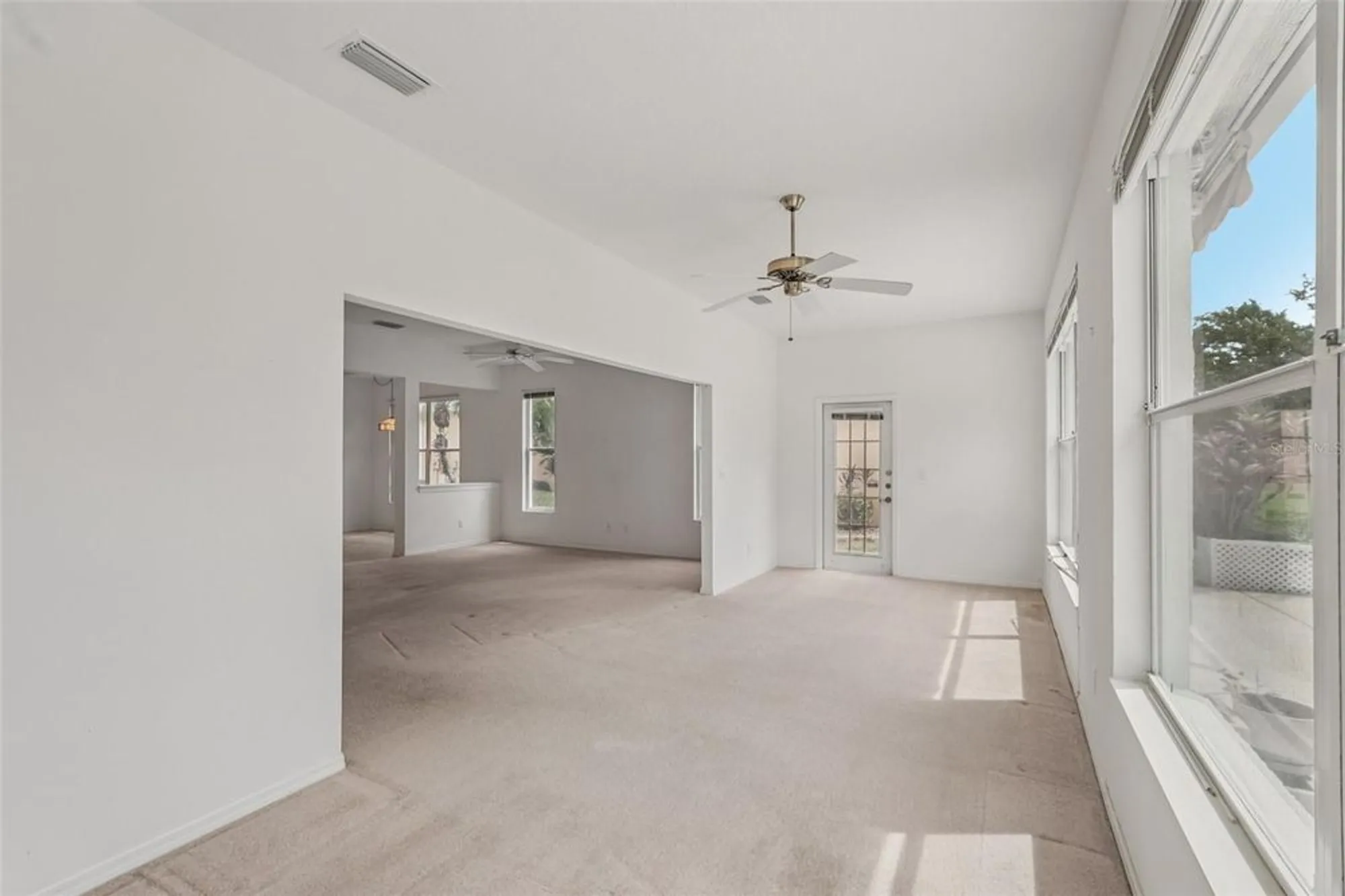 Property Slideshow image 16 of 61 | 2114 worthington greens dr, Sun City Center, FL, 33573