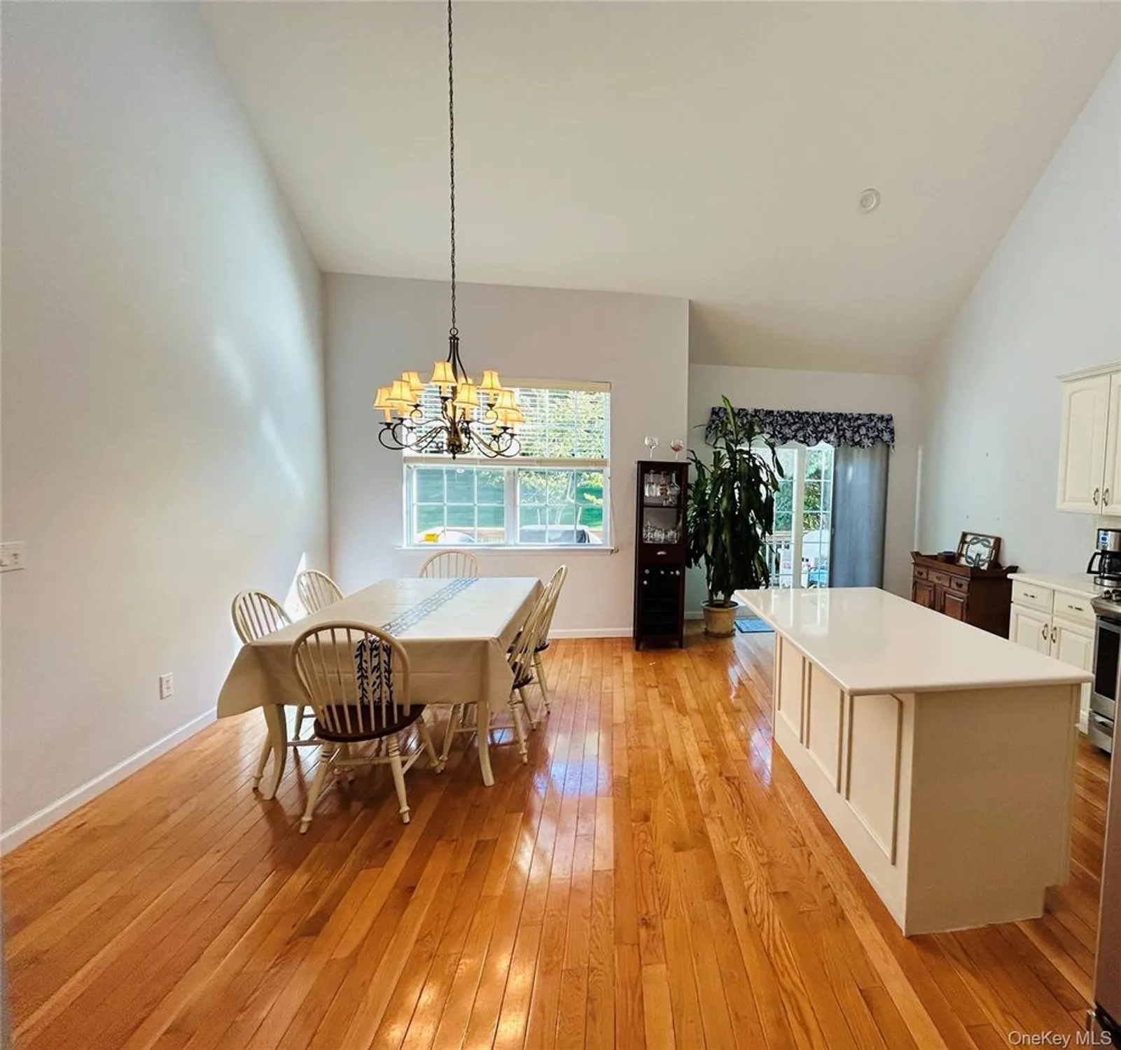 Property Slideshow image 15 of 27 | 37 halley ln, Miller Place, NY, 11764