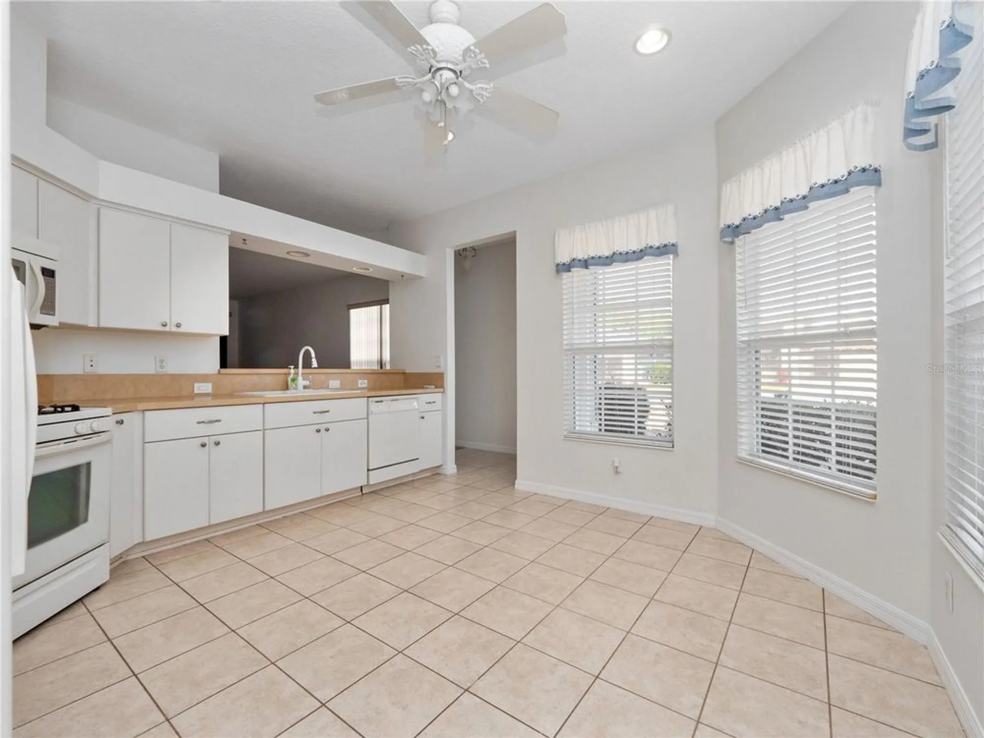 Property Slideshow image 44 of 77 | 20505 queen alexandra dr, Leesburg, FL, 34748