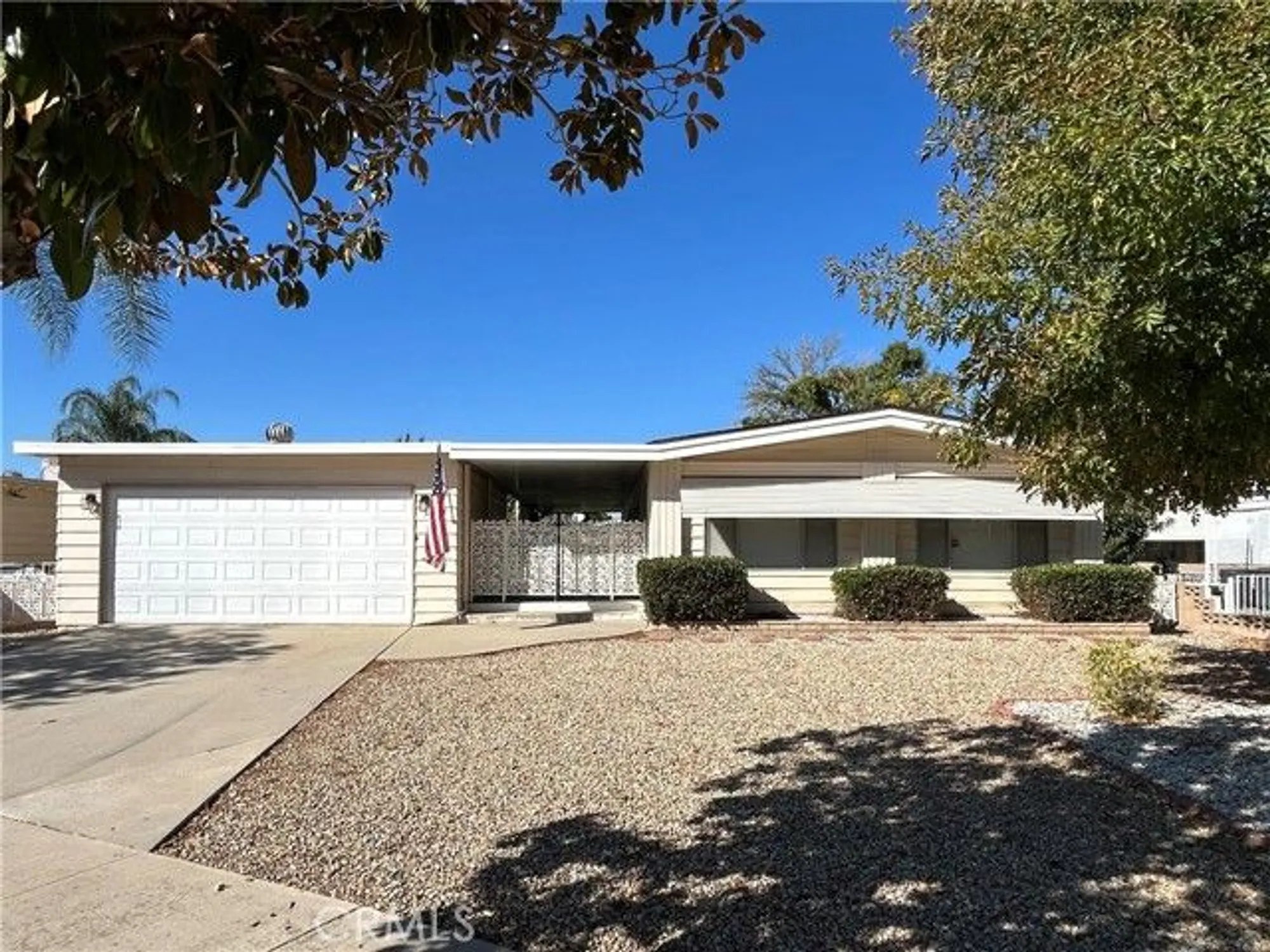 Property Slideshow image 2 of 34 | 2918 dogwood way, Hemet, CA, 92545