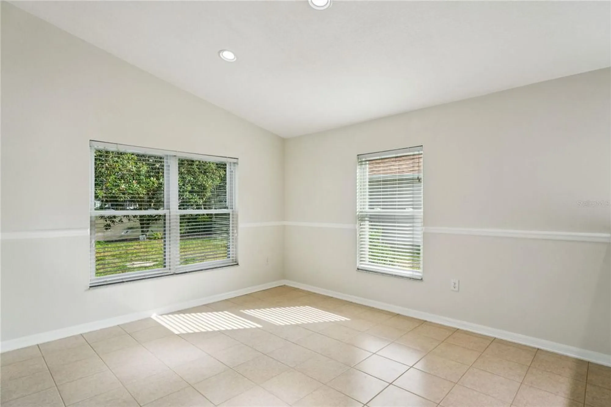 Property Slideshow image 17 of 81 | 322 greenwich cir, Spring Hill, FL, 34609