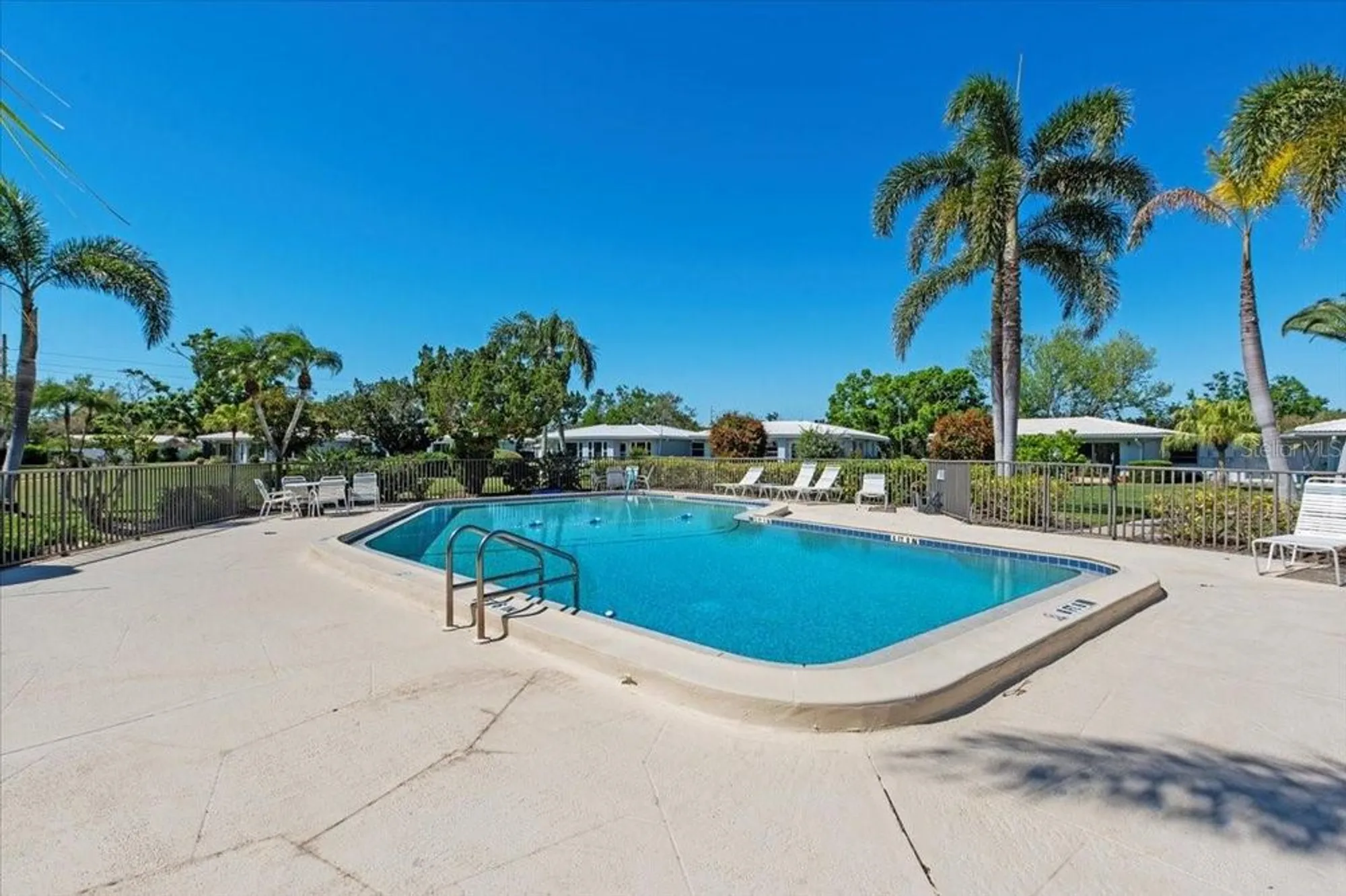 Property Slideshow image 33 of 36 | 3626 medford ln # 1537, Sarasota, FL, 34232