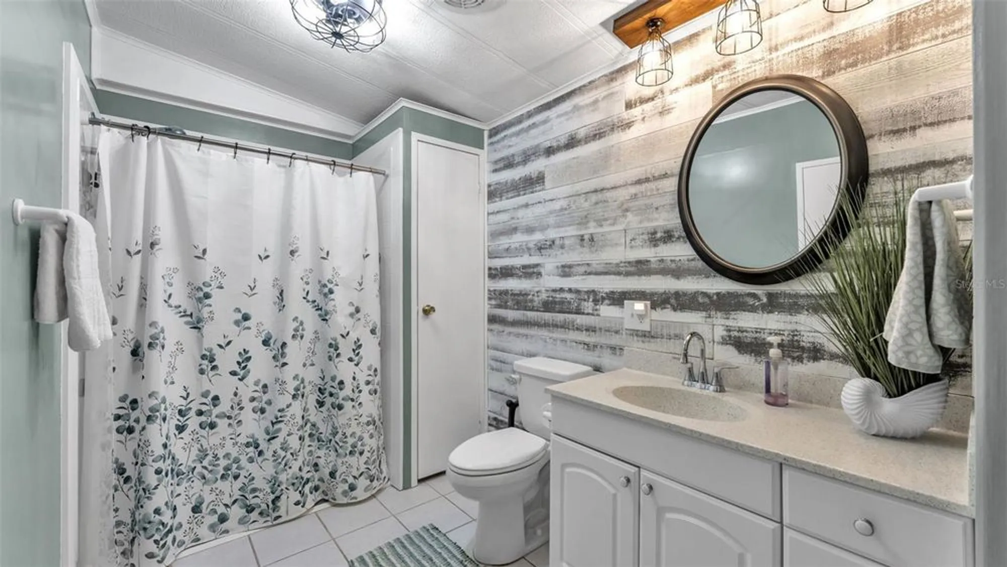 Property Slideshow image 26 of 52 | 1620 foxway dr, Lakeland, FL, 33810