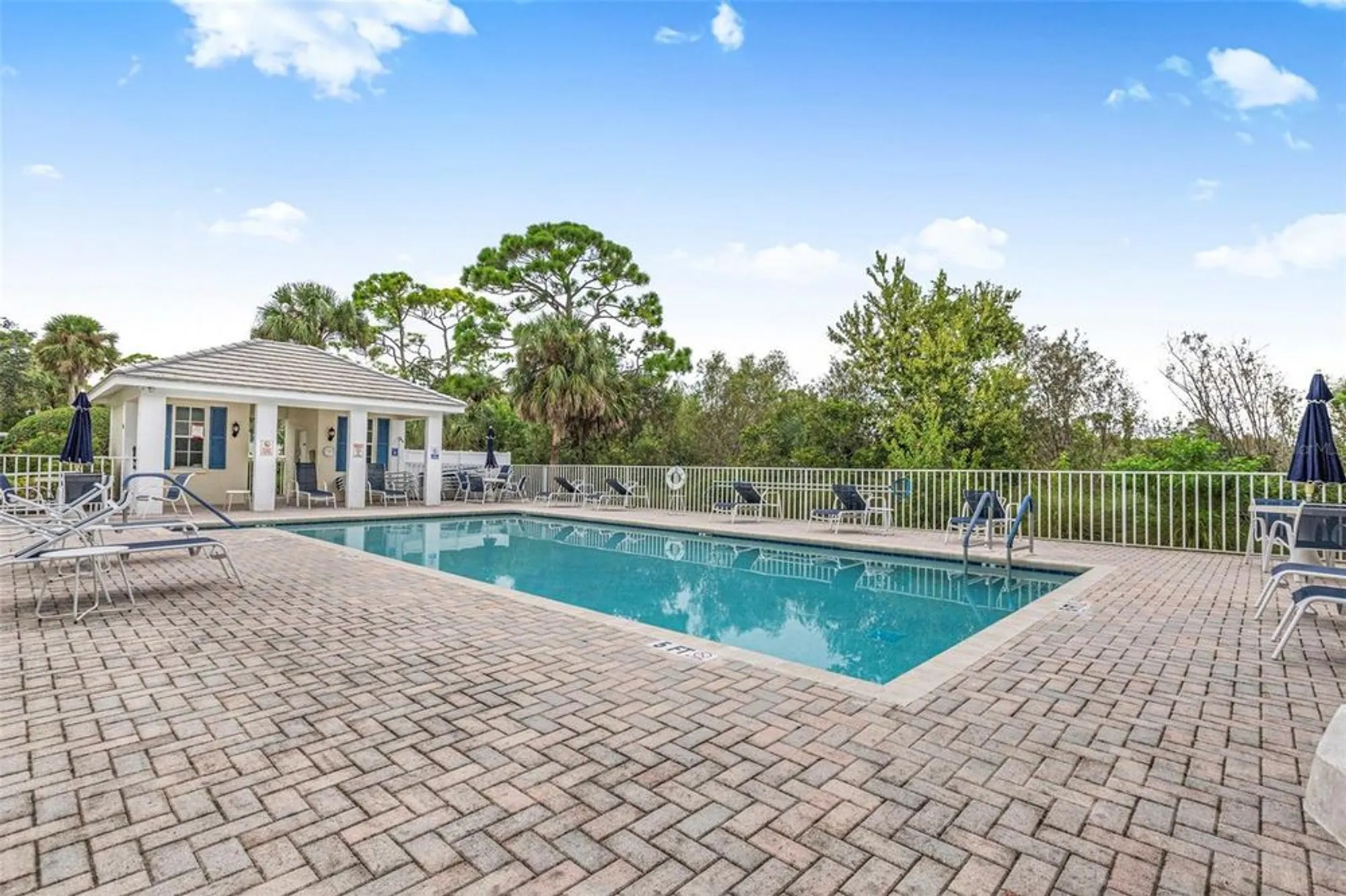 Property Slideshow image 37 of 40 | 813 montrose dr 104, Venice, FL, 34293