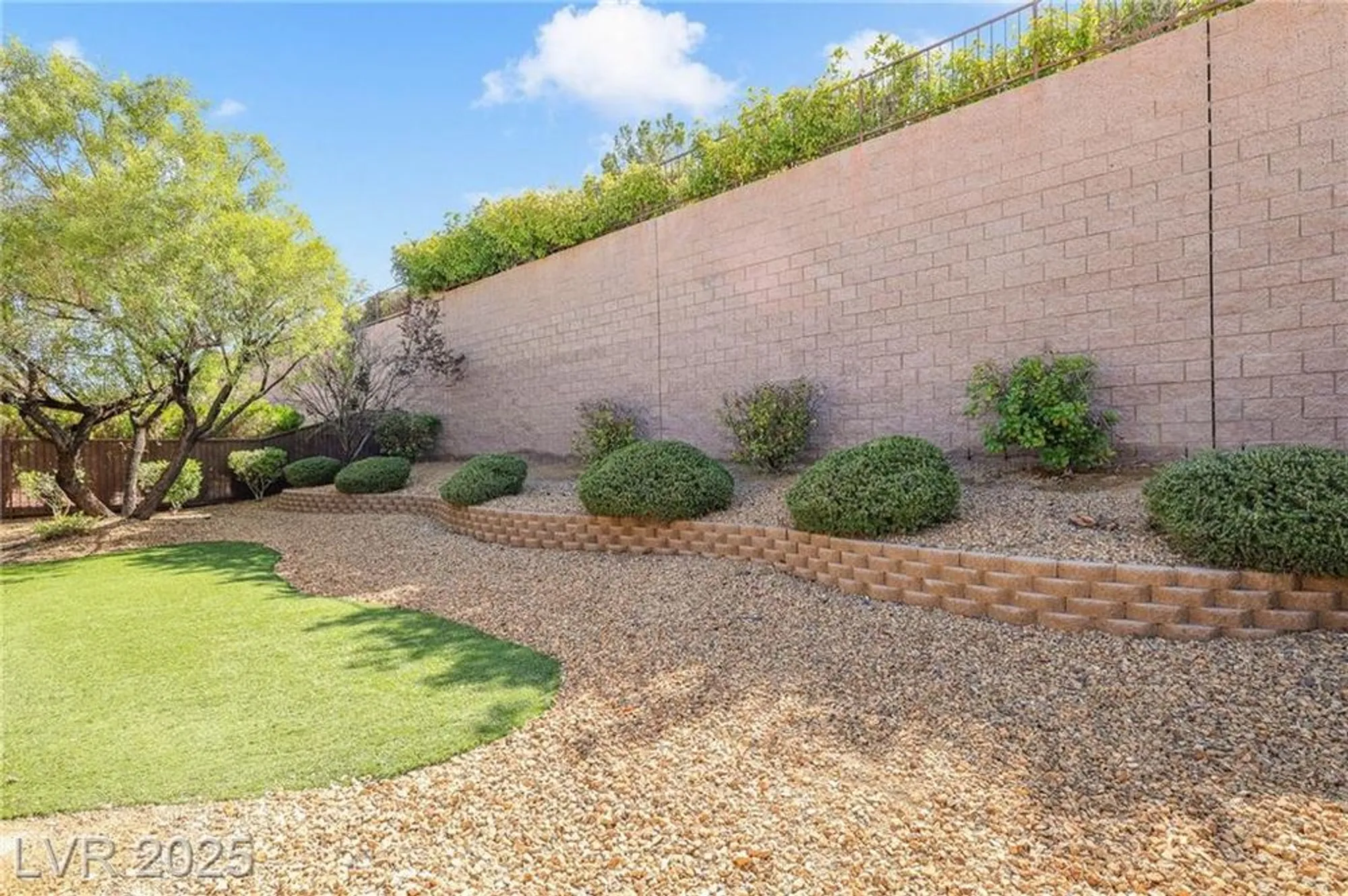 Property Slideshow image 24 of 31 | 2313 janesville ln, Henderson, NV, 89044