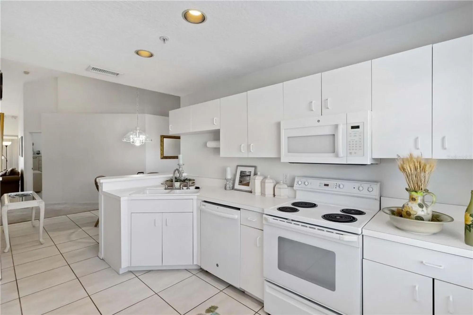Property Slideshow image 14 of 45 | 5507 fair oaks st # 3-c, Bradenton, FL, 34203