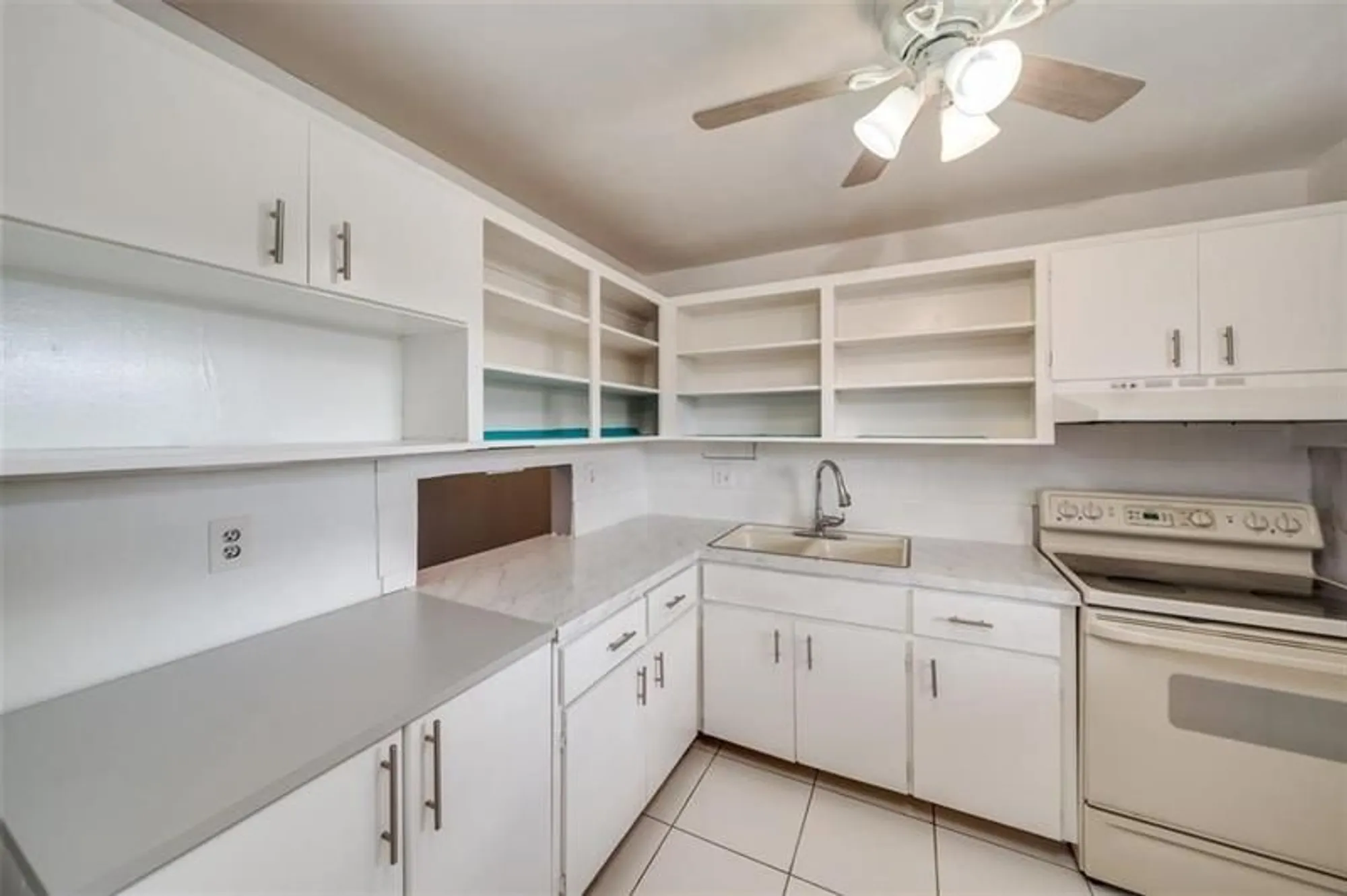 Property Slideshow image 2 of 2 | 3051 nw 46th ave apt 306, Lauderdale Lakes, FL, 33313