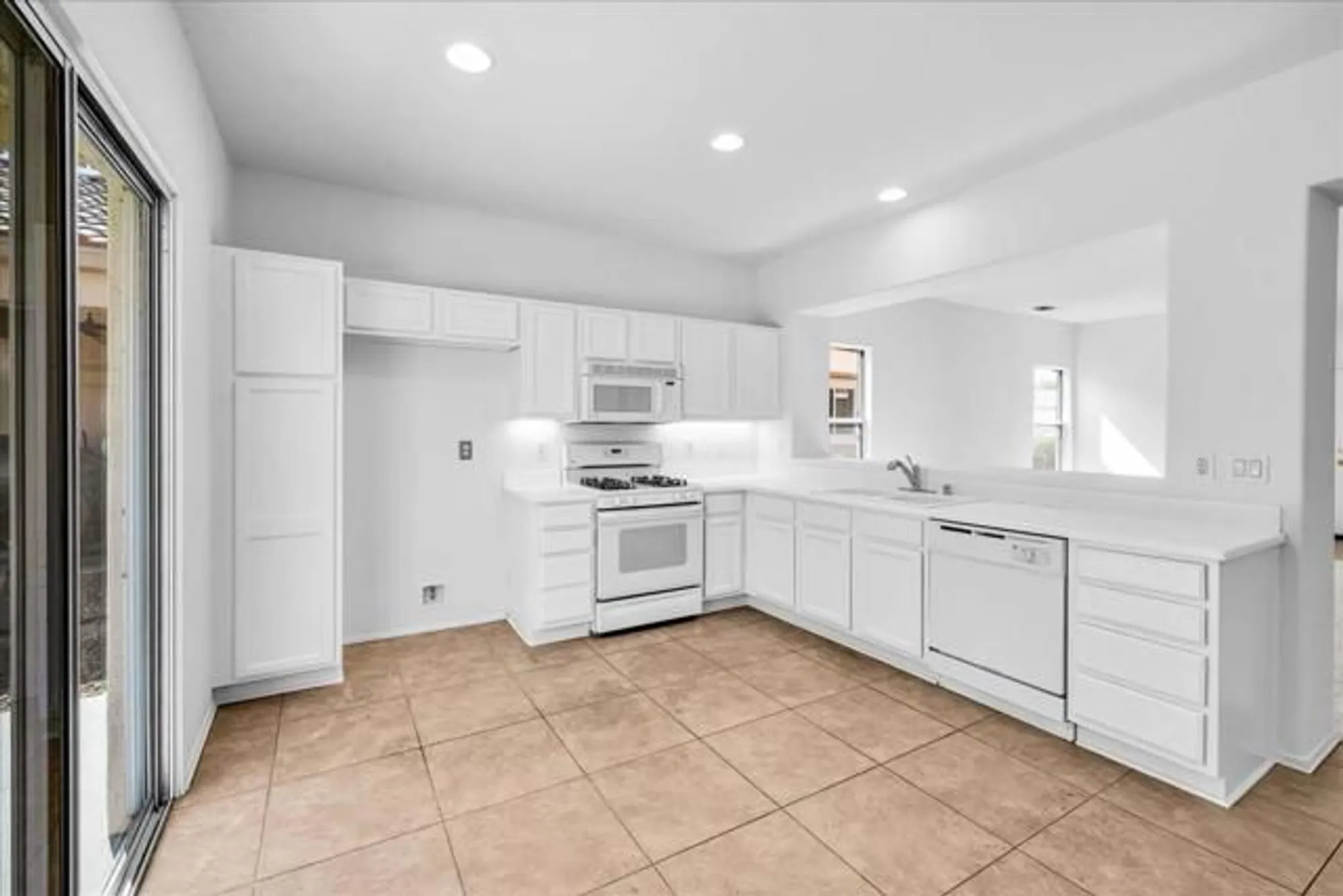 Property Slideshow image 11 of 43 | 78685 rockwell cir, Palm Desert, CA, 92211