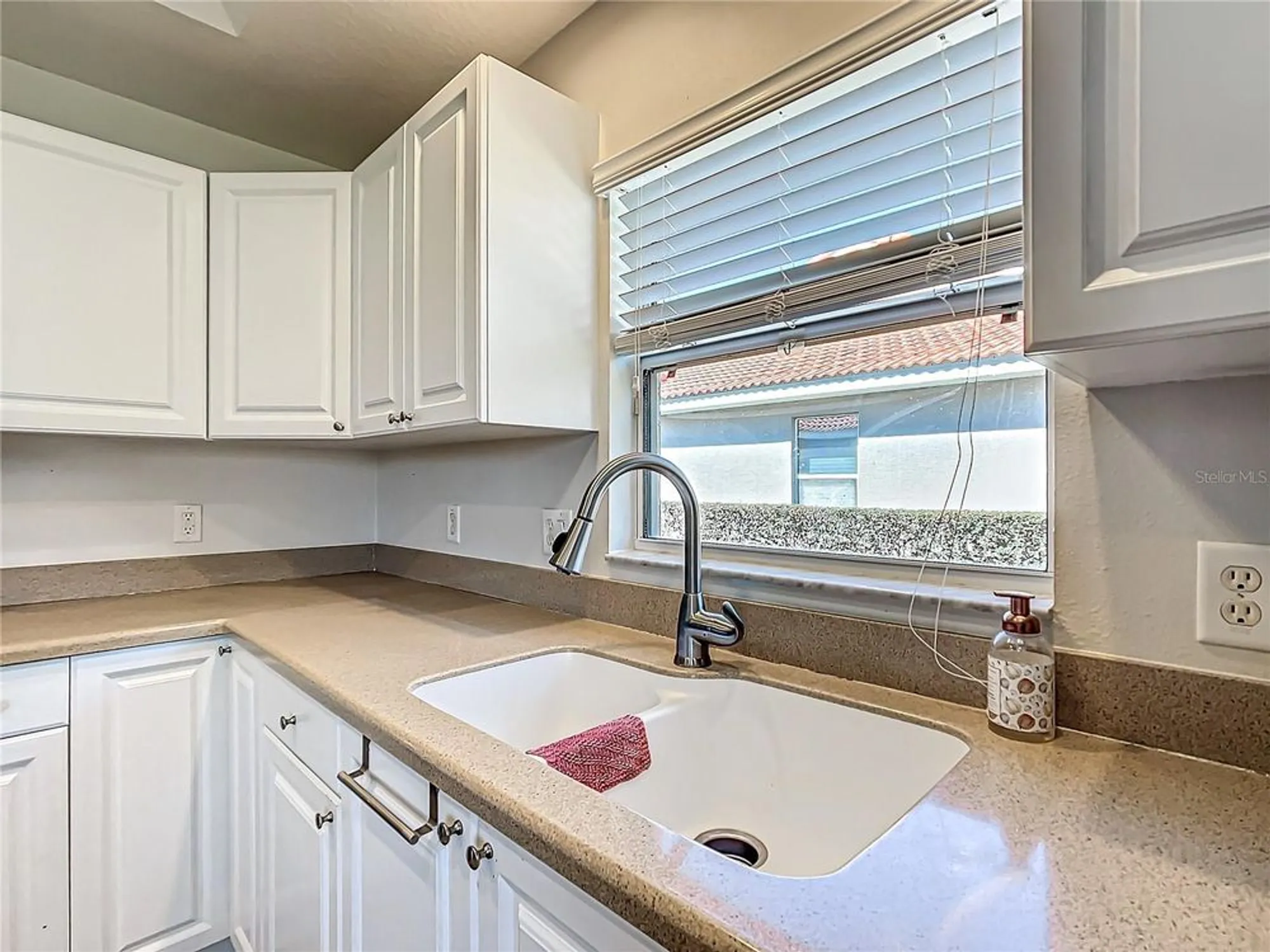 Property Slideshow image 13 of 38 | 10156 mainsail dr, Oxford, FL, 34484