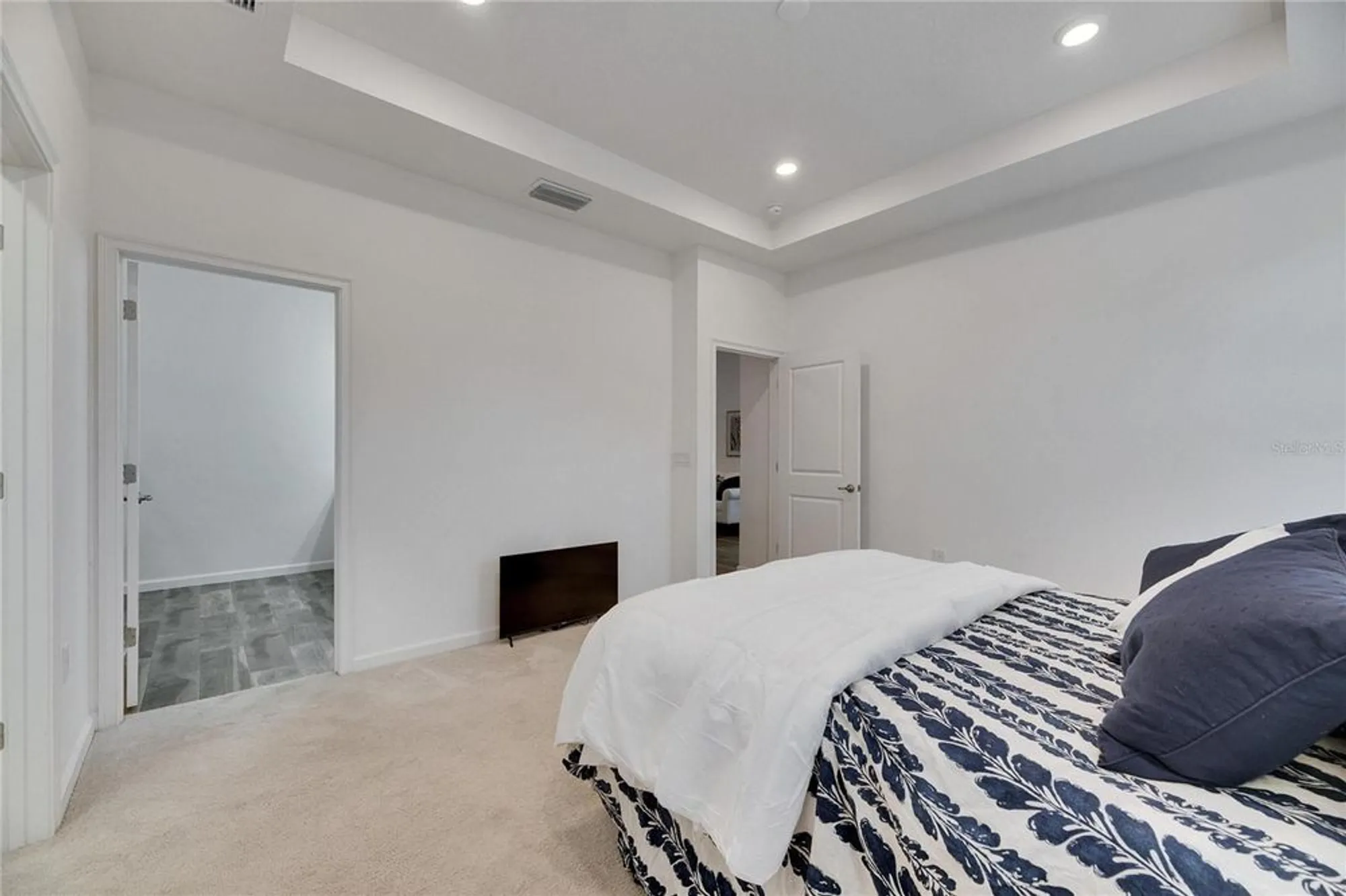 Property Slideshow image 42 of 87 | 407 sandsend ct, Apollo Beach, FL, 33572