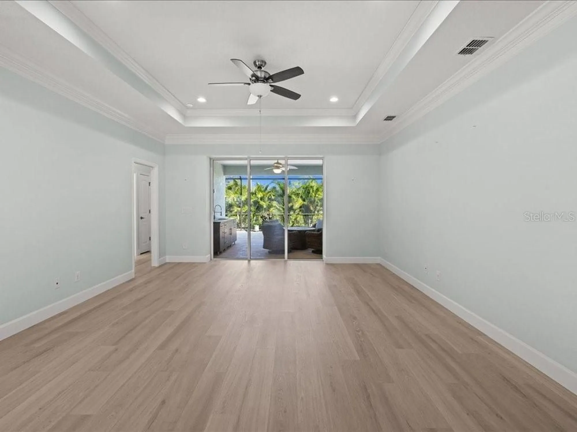 Property Slideshow image 8 of 47 | 552 box elder ct, Englewood, FL, 34223