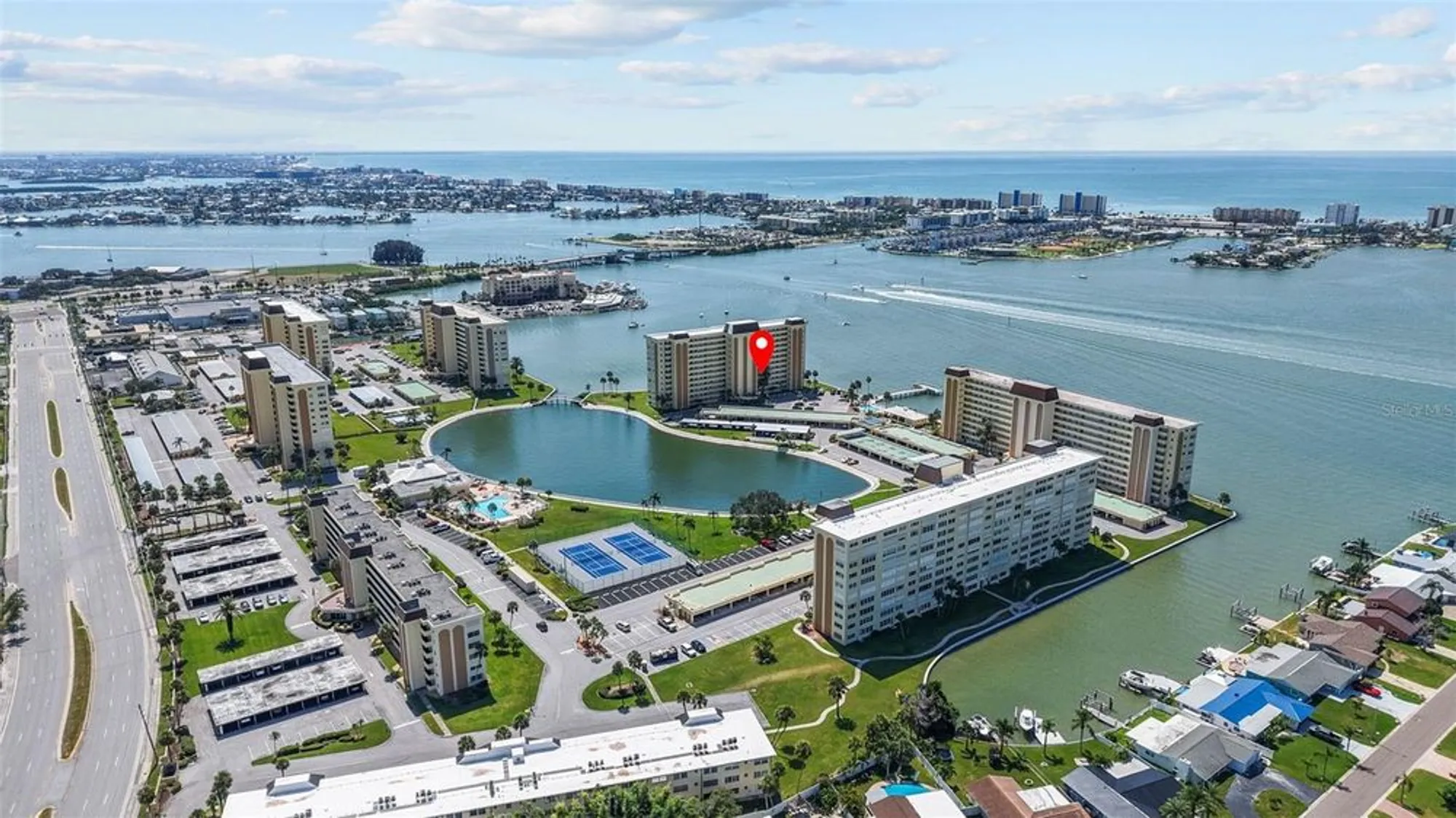 Property Slideshow image 17 of 40 | 4775 cove cir apt 407, Saint Petersburg, FL, 33708