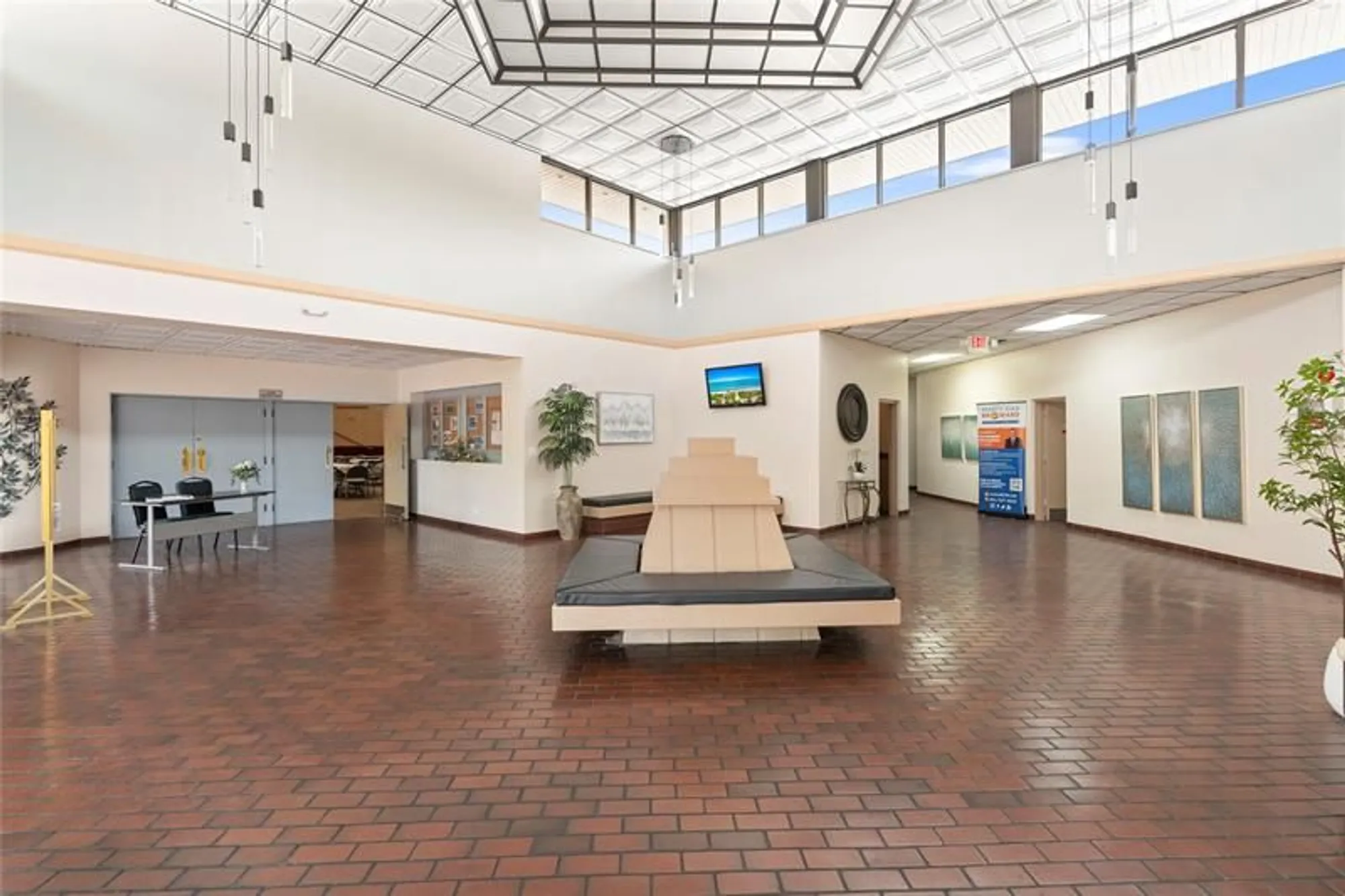 Property Slideshow image 28 of 38 | 900 colony point cir 511, Pembroke Pines, FL, 33026