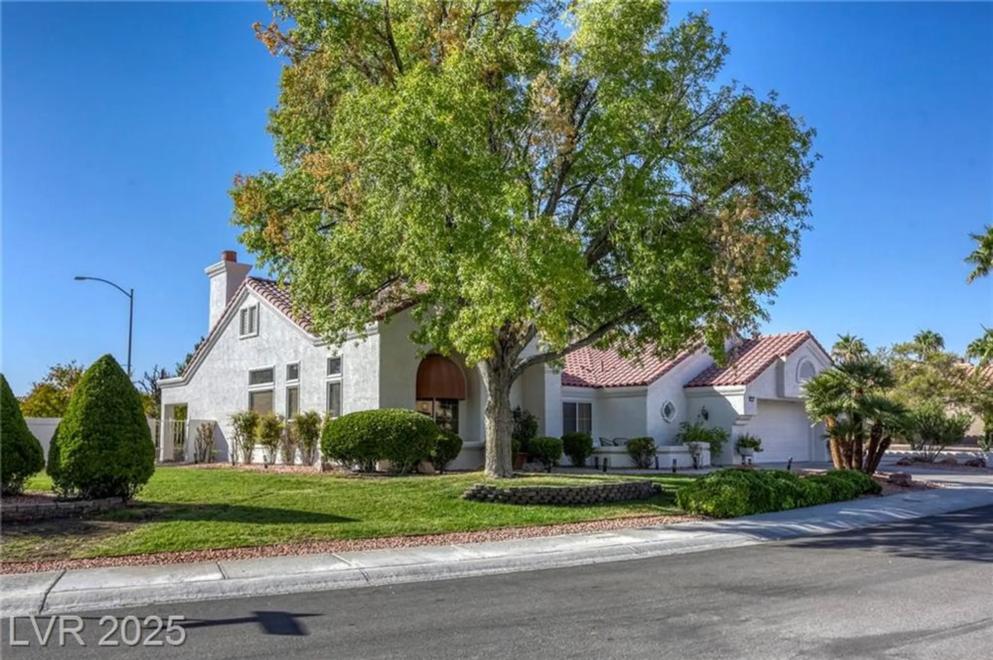 Property Slideshow image 3 of 39 | 9201 yucca blossom dr, Las Vegas, NV, 89134