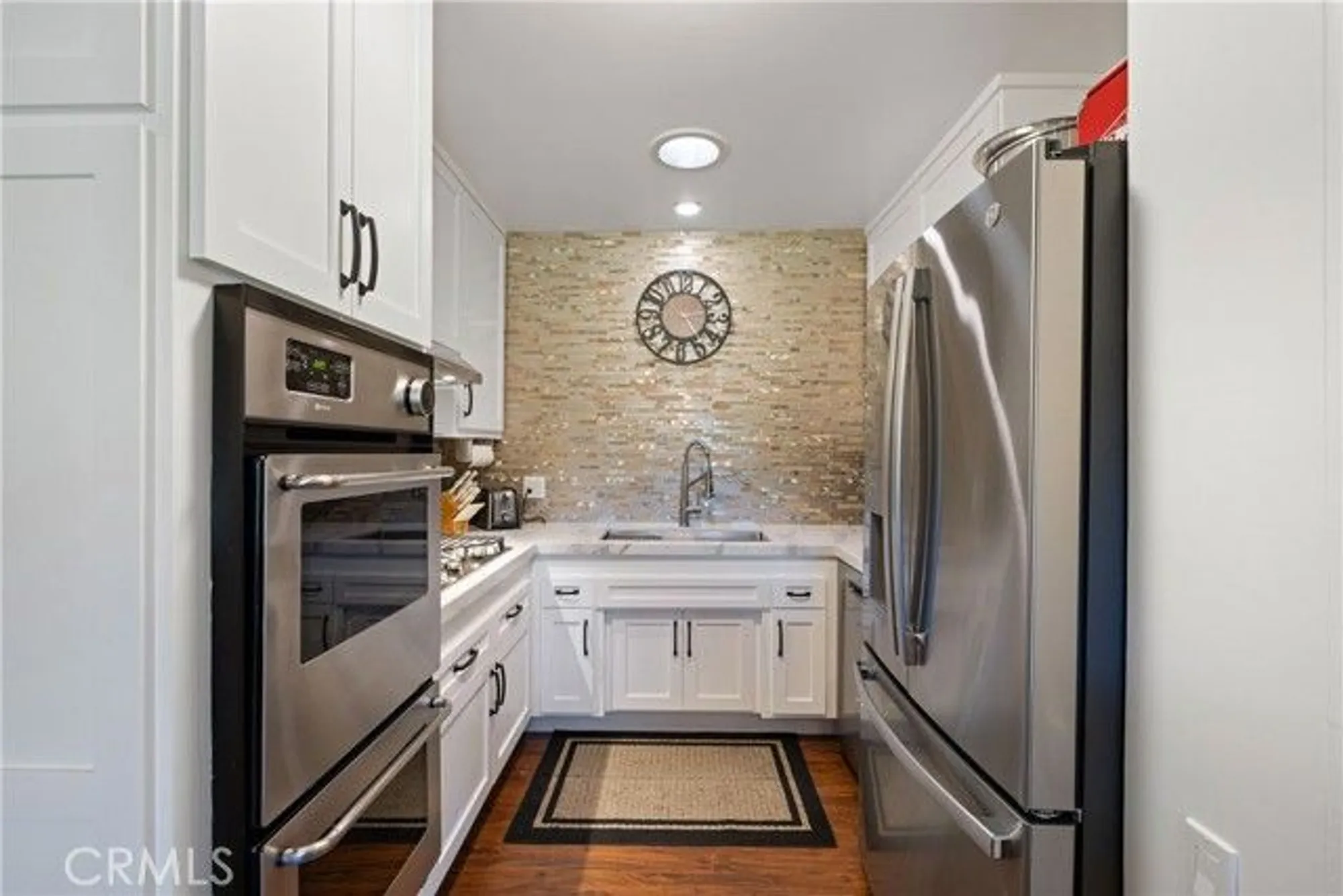 Property Slideshow image 7 of 57 | 19211 avenue of the oaks a, Newhall, CA, 91321