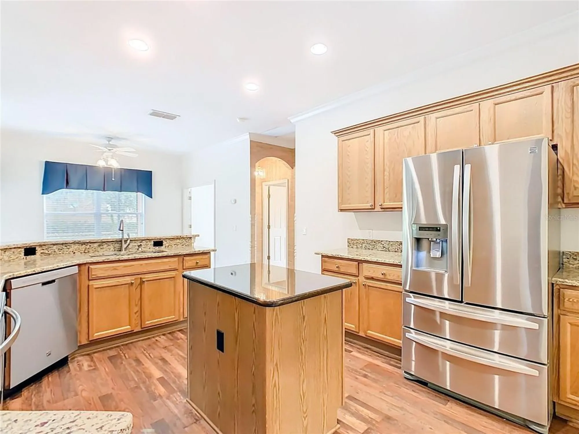 Property Slideshow image 18 of 50 | 525 shorehaven dr, Poinciana, FL, 34759