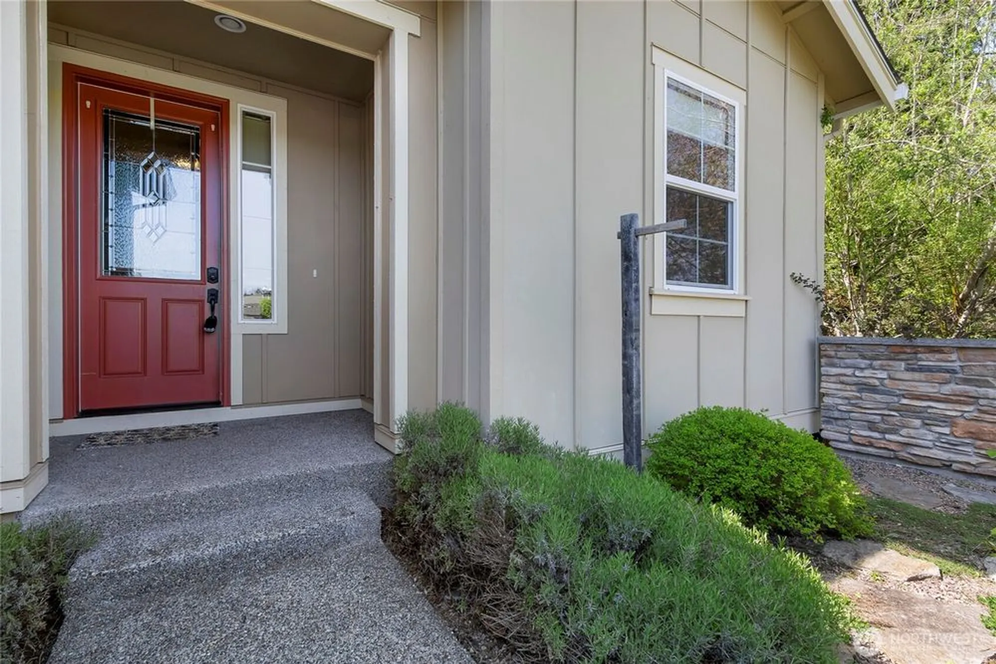 Property Slideshow image 3 of 28 | 14226 189th ave, Bonney Lake, WA, 98391