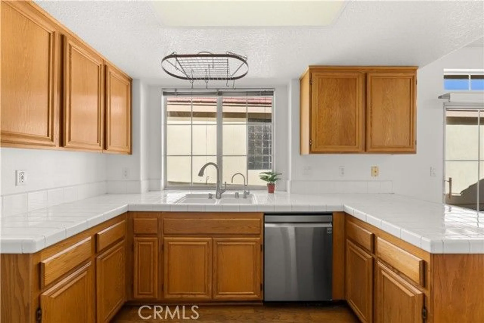 Property Slideshow image 12 of 60 | 19598 rolling green dr, Apple Valley, CA, 92308