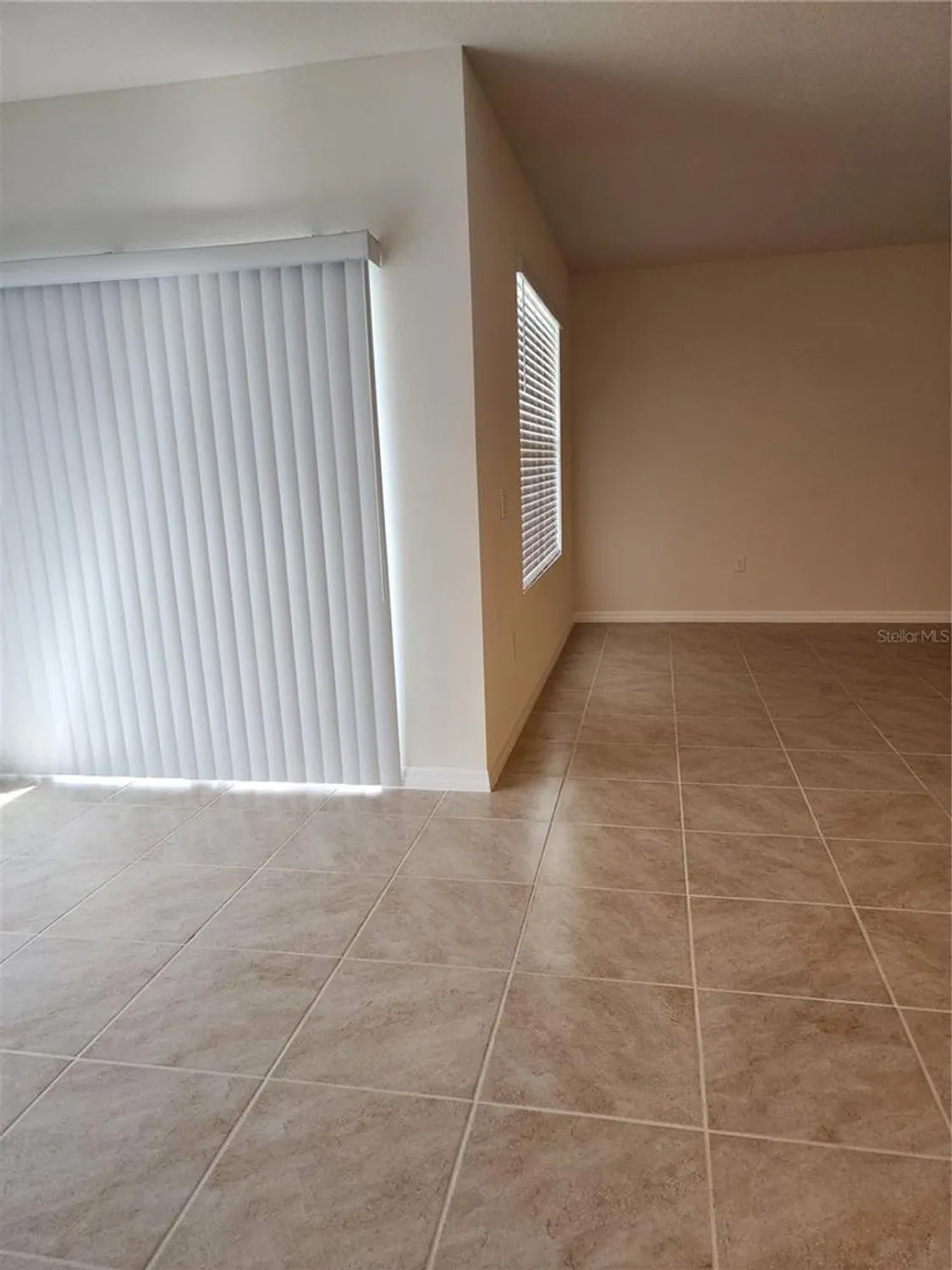 Property Slideshow image 8 of 20 | 2795 grandbury grove rd, Lakeland, FL, 33811