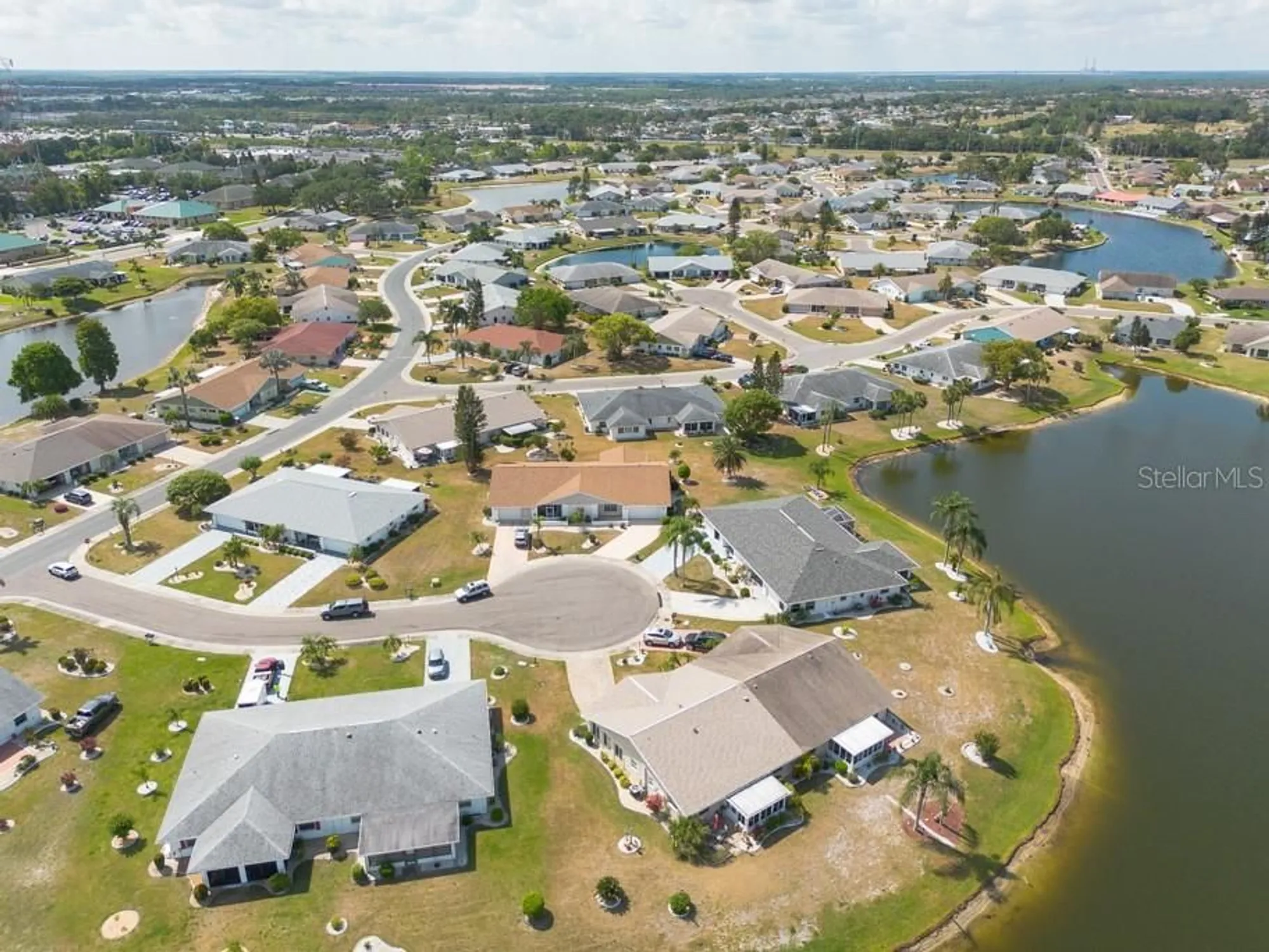 Property Slideshow image 37 of 44 | 106 silverbell ct, Sun City Center, FL, 33573