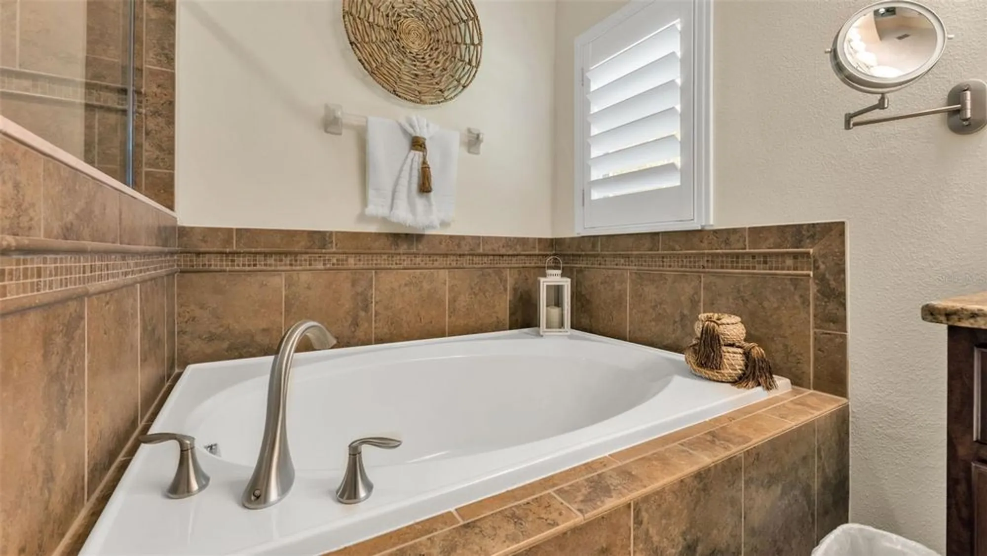 Property Slideshow image 42 of 80 | 4016 carteret dr, Winter Haven, FL, 33884