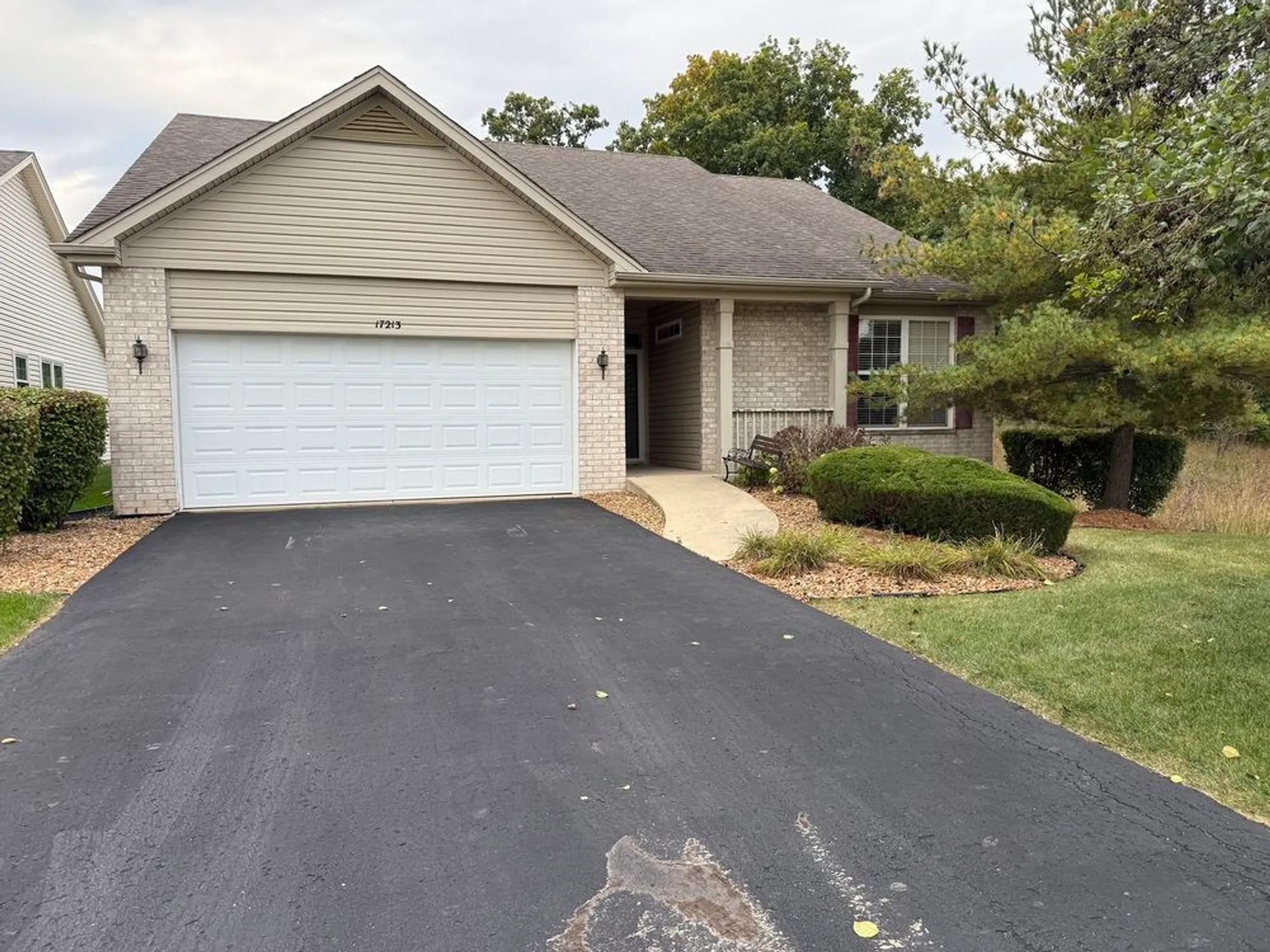 Property Slideshow image 1 of 38 | 17213 mendota dr, Lockport, IL, 60441