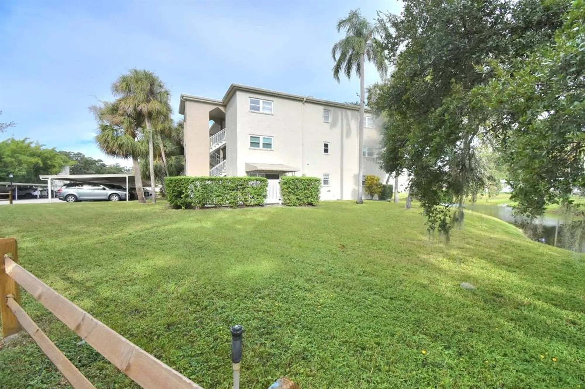 Property Slideshow image 7 of 50 | 940 virginia st 108, Dunedin, FL, 34698