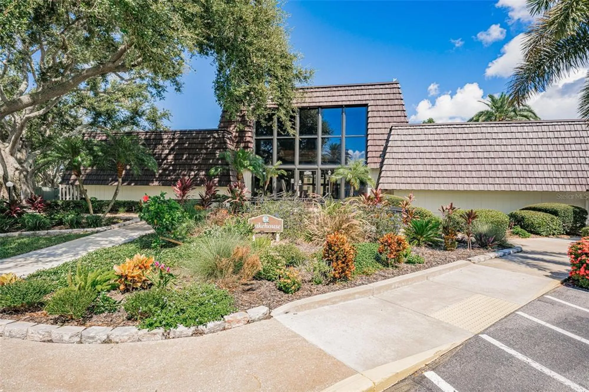 Property Slideshow image 21 of 40 | 14130 rosemary ln apt 5114, Largo, FL, 33774