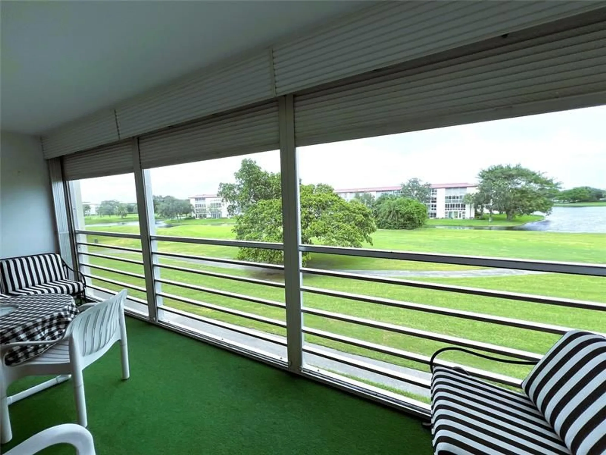 Property Slideshow image 19 of 38 | 2902 victoria cir e3, Coconut Creek, FL, 33066