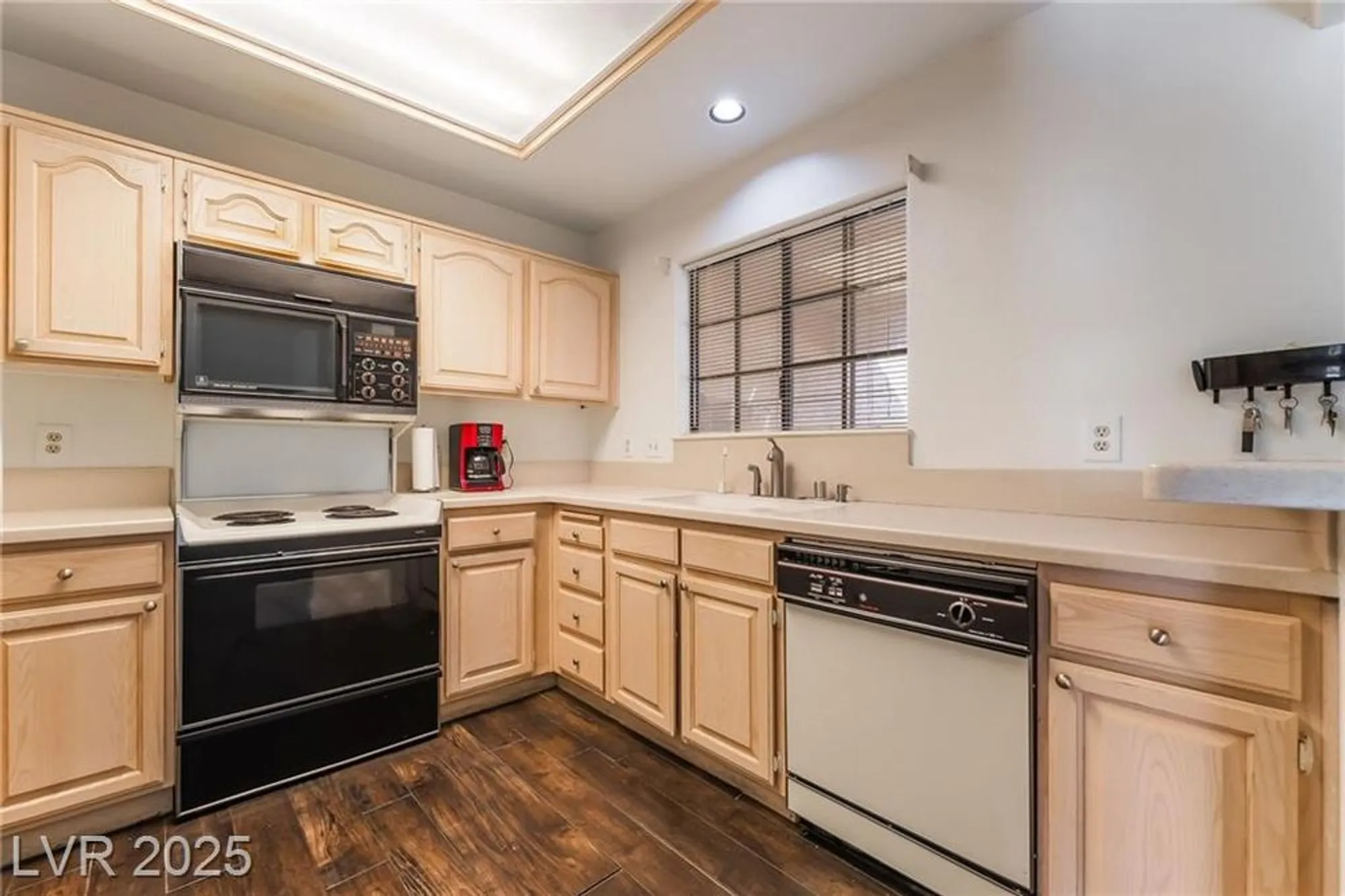 Property Slideshow image 14 of 44 | 2851 s valley view blvd 1120, Las Vegas, NV, 89102