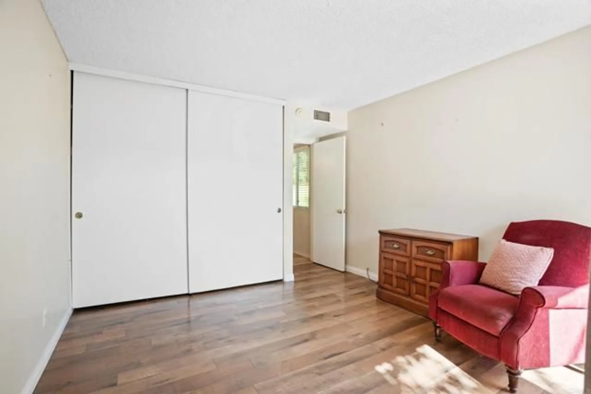 Property Slideshow image 18 of 21 | 27735 mountain meadow rd unit 19, Escondido, CA, 92026