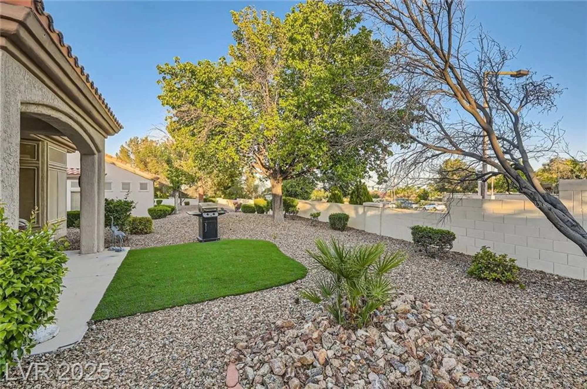 Property Slideshow image 24 of 36 | 10309 broom hill dr, Las Vegas, NV, 89134