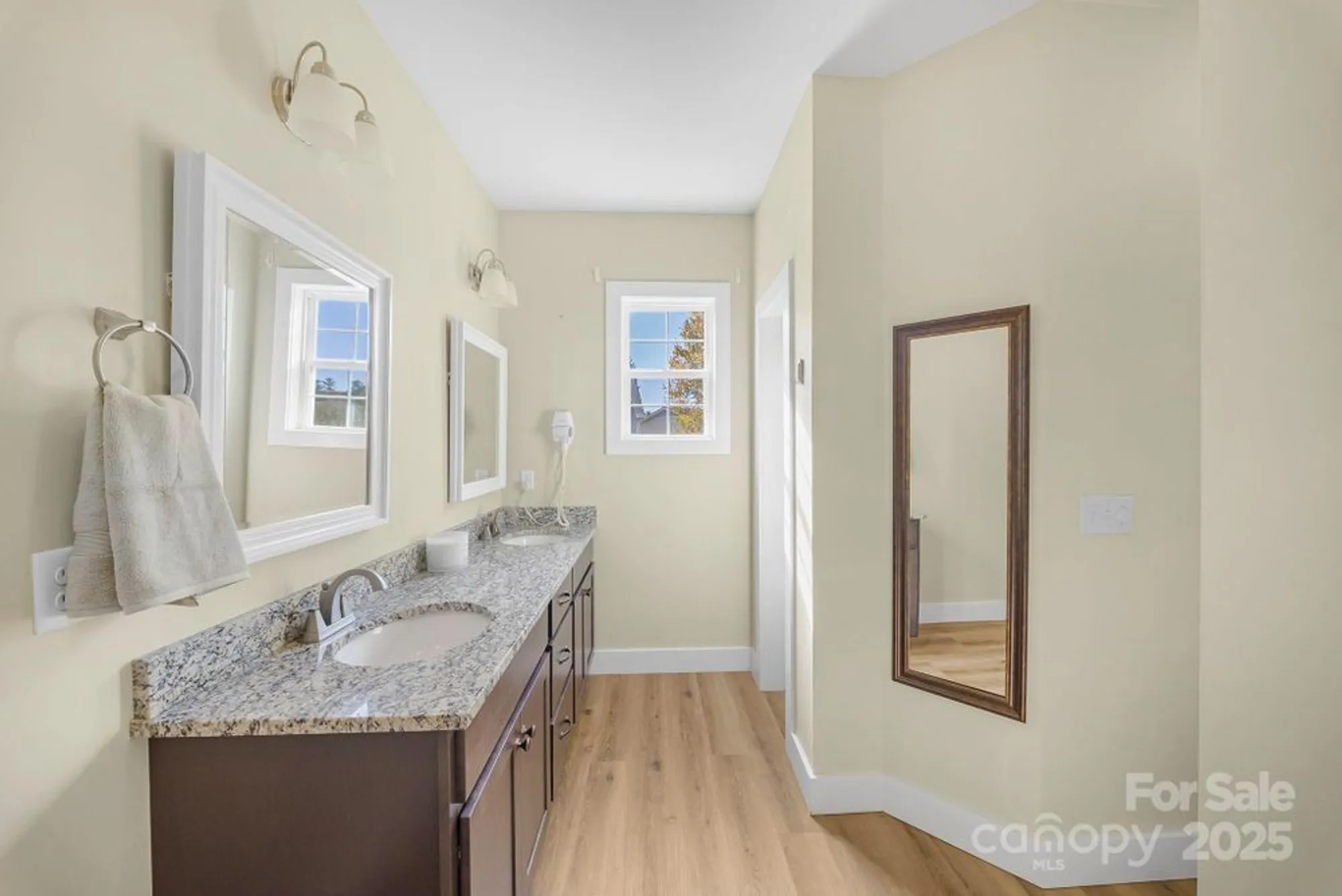 Property Slideshow image 16 of 36 | 457 riverwind dr, Hendersonville, NC, 28739