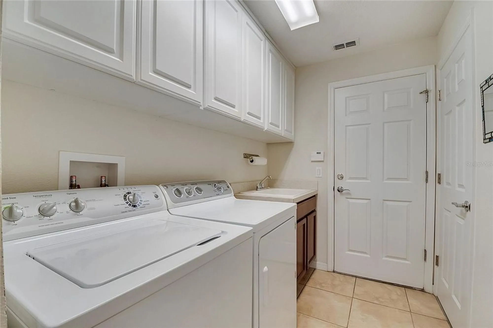 Property Slideshow image 9 of 53 | 11959 fiore dr, Orlando, FL, 32827